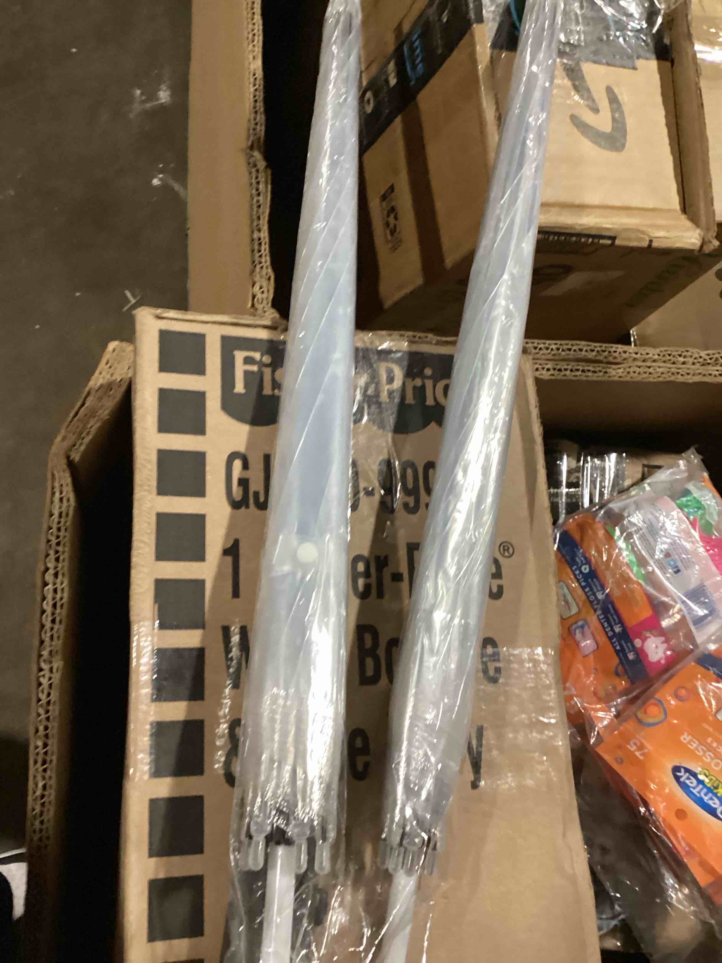 https://s3.amazonaws.com/lotting-images-prod/bidfta/PNK1792005_1738695677378.jpeg