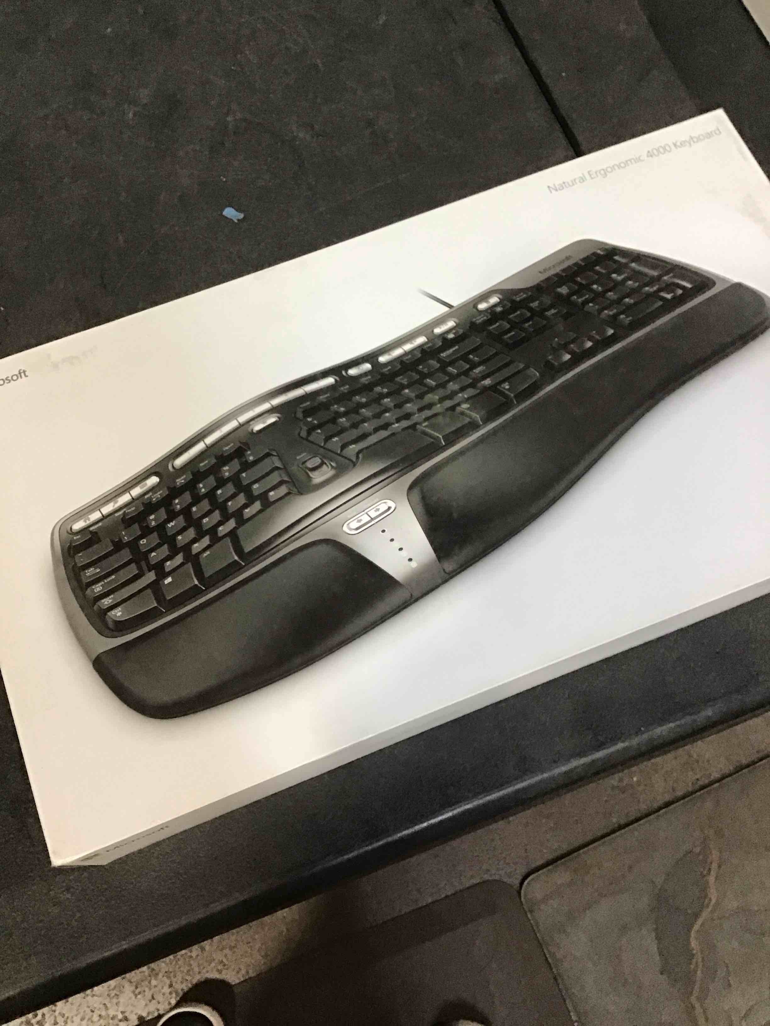 Microsoft Wired Natural Ergonomic Keyboard 4000, Retail Black