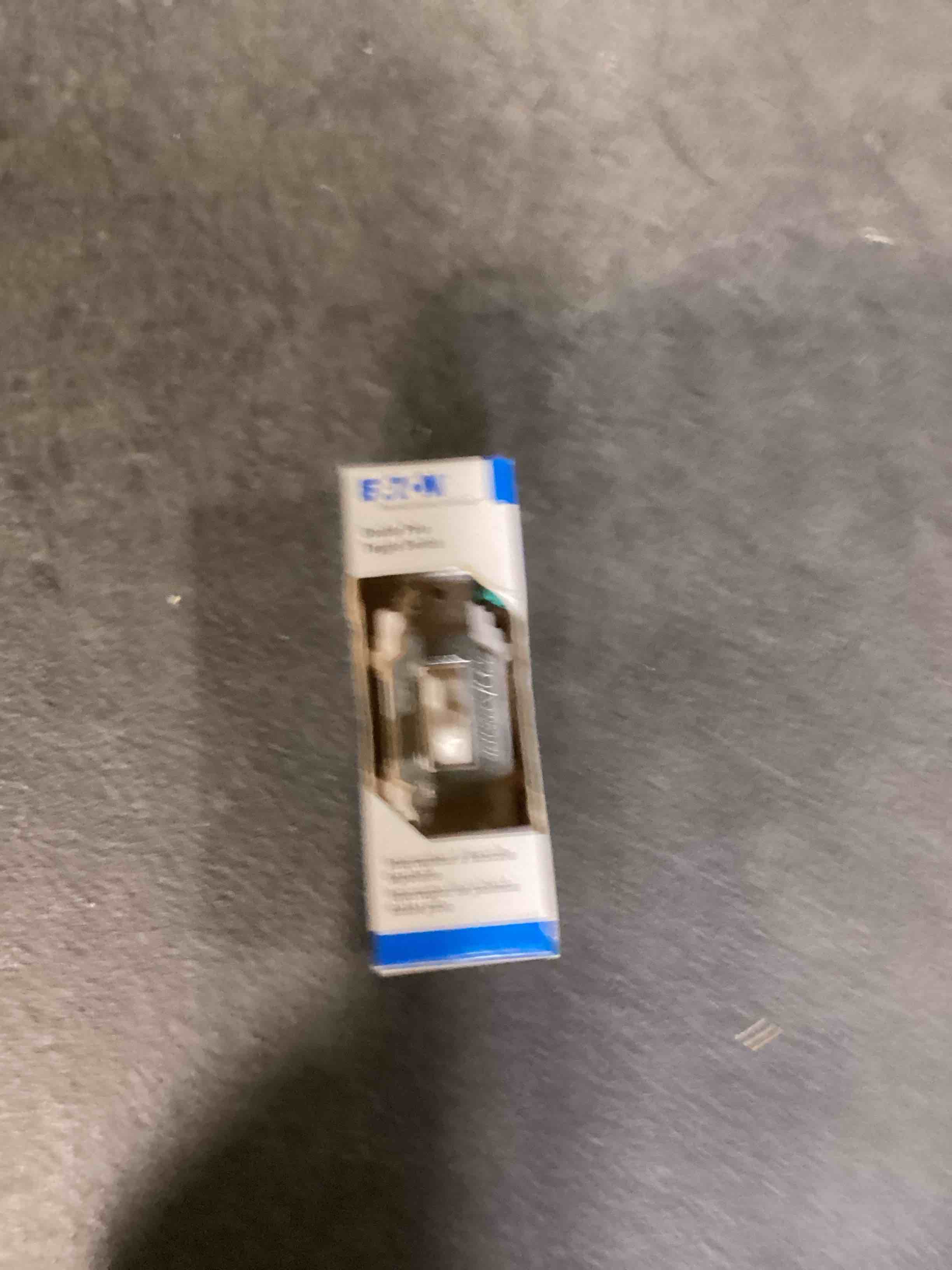 Leviton CS220-2W 20-Amp, 120/277-Volt, Toggle Double-Pole AC Quiet Switch, Commercial Grade, White