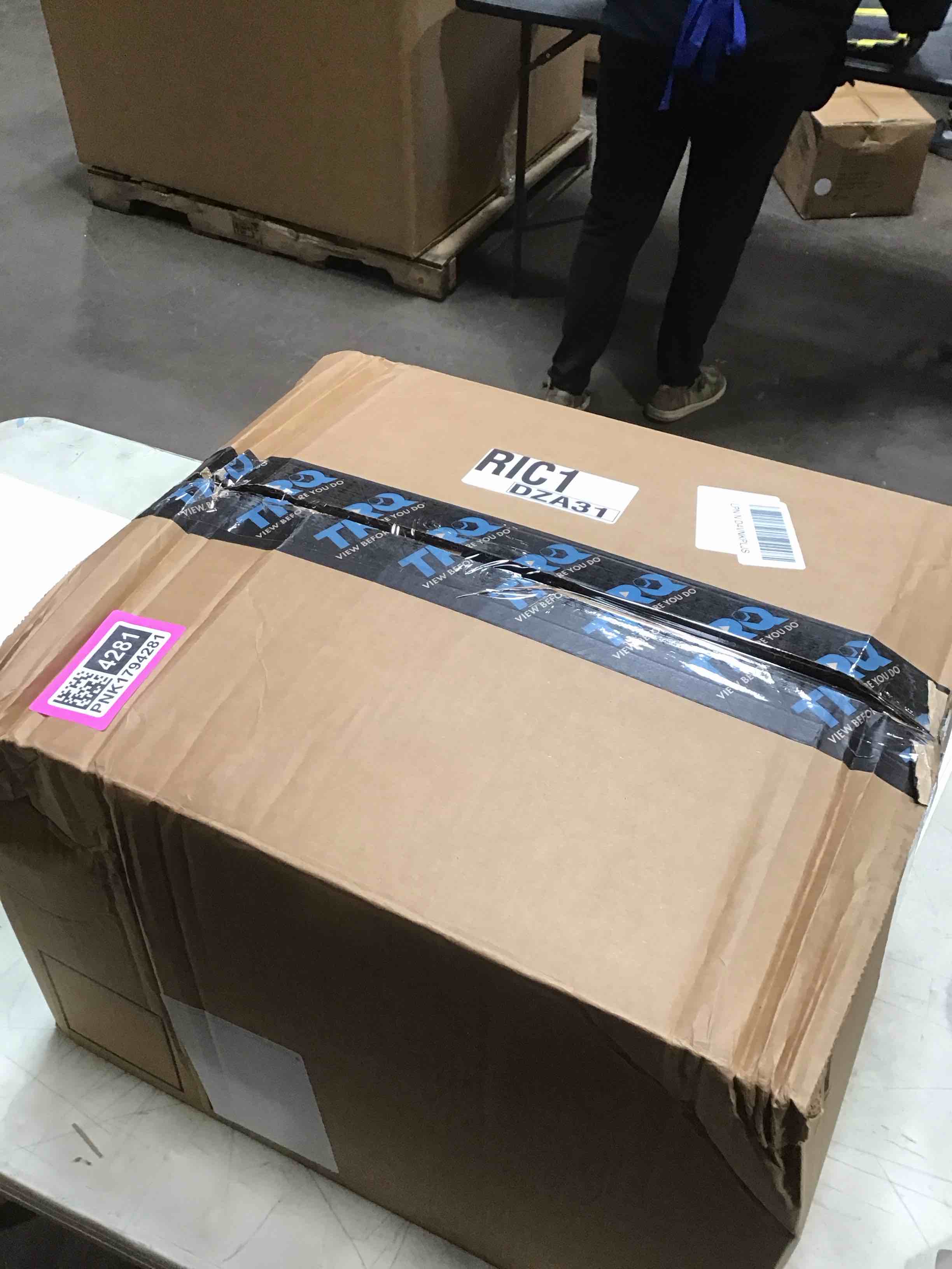 https://s3.amazonaws.com/lotting-images-prod/bidfta/PNK1794281_1741291132976.jpeg