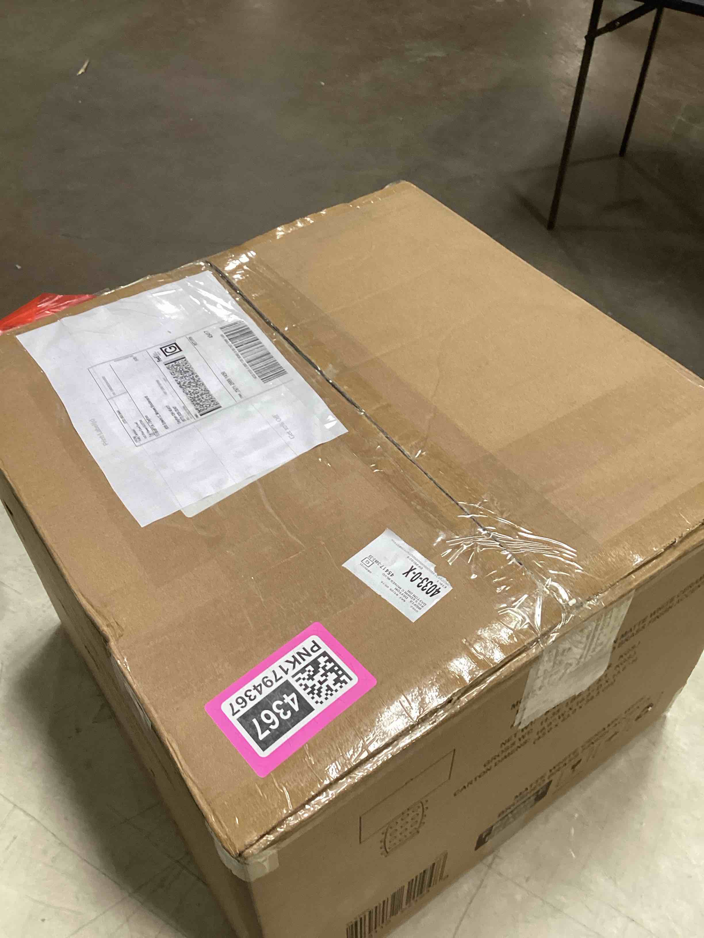 https://s3.amazonaws.com/lotting-images-prod/bidfta/PNK1794367_1741376861544.jpeg