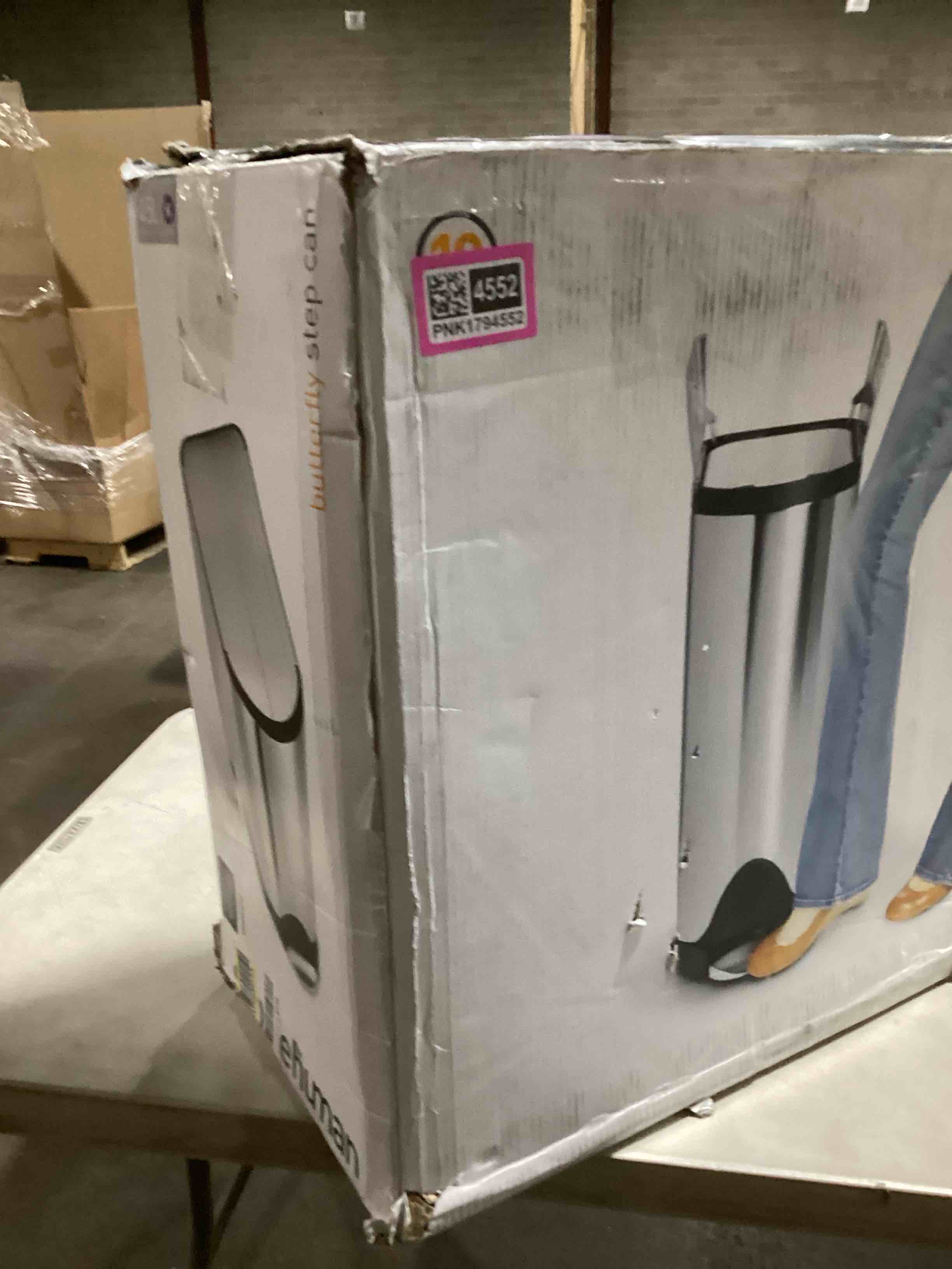 https://s3.amazonaws.com/lotting-images-prod/bidfta/PNK1794552_1742560403197.jpeg