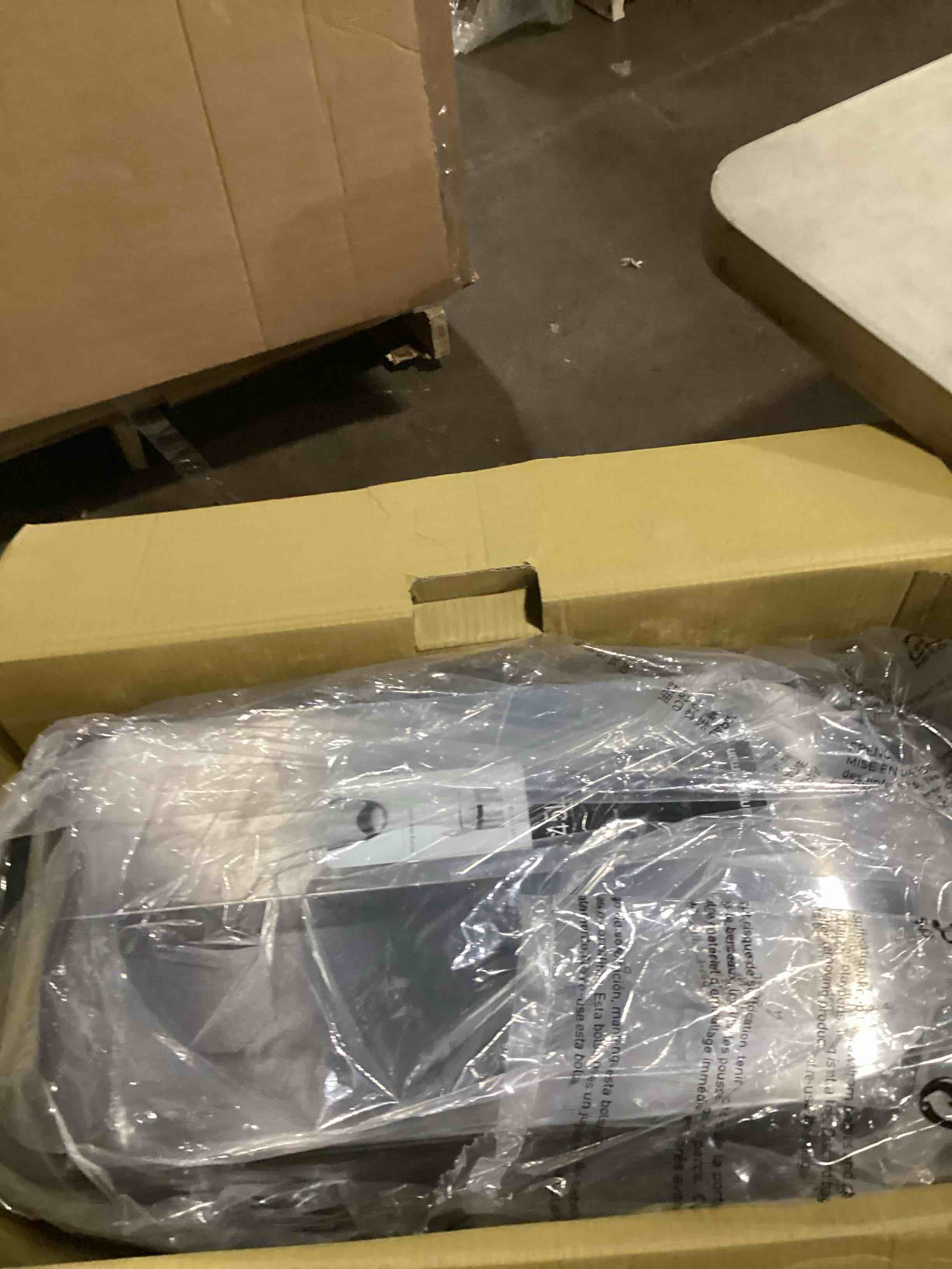 https://s3.amazonaws.com/lotting-images-prod/bidfta/PNK1794552_1742560430027.jpeg