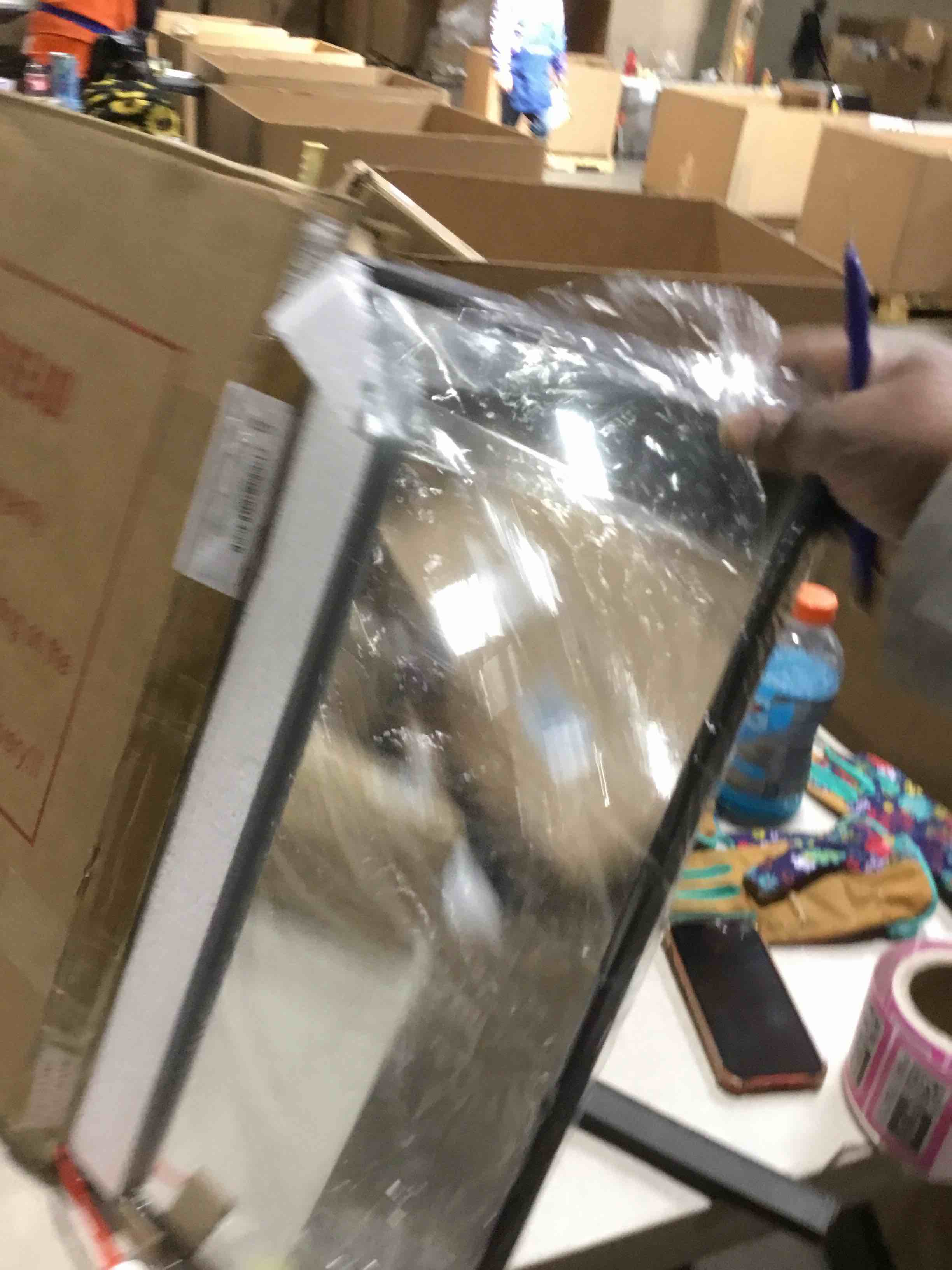 https://s3.amazonaws.com/lotting-images-prod/bidfta/PNK1794729_1742832503207.jpeg