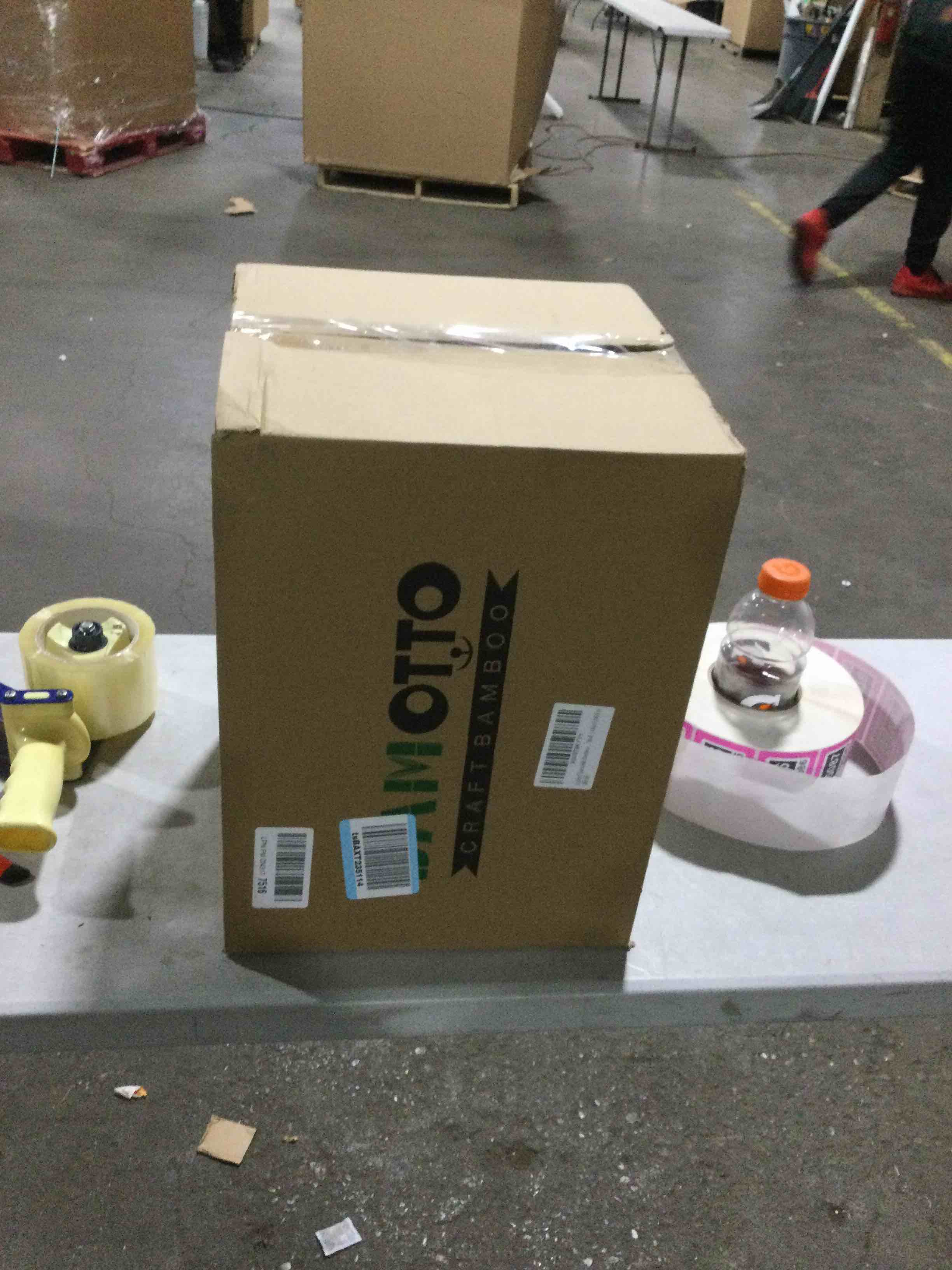 https://s3.amazonaws.com/lotting-images-prod/bidfta/PNK1795076_1738345188337.jpeg