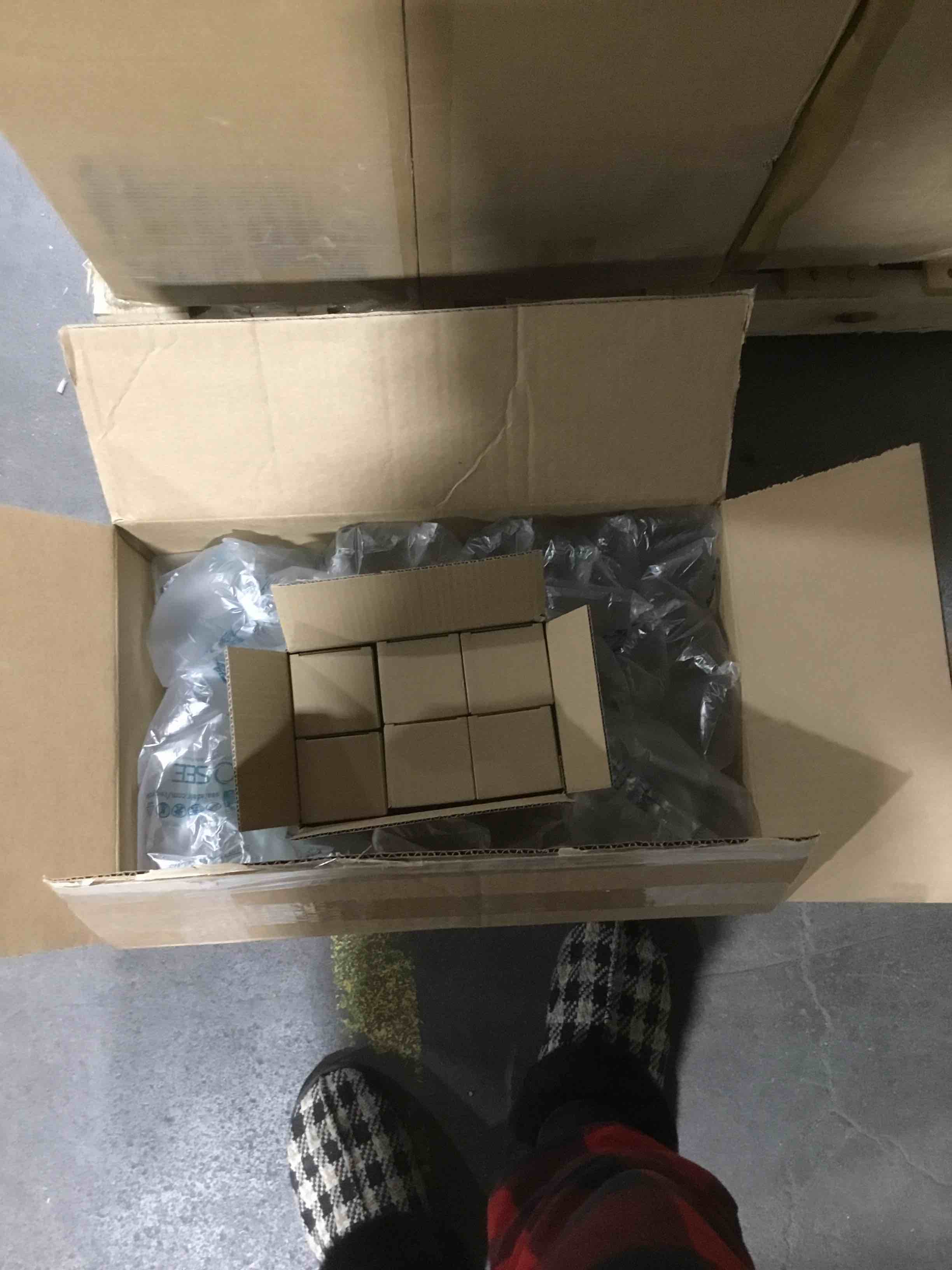 https://s3.amazonaws.com/lotting-images-prod/bidfta/PNK1796132_1740842030878.jpeg