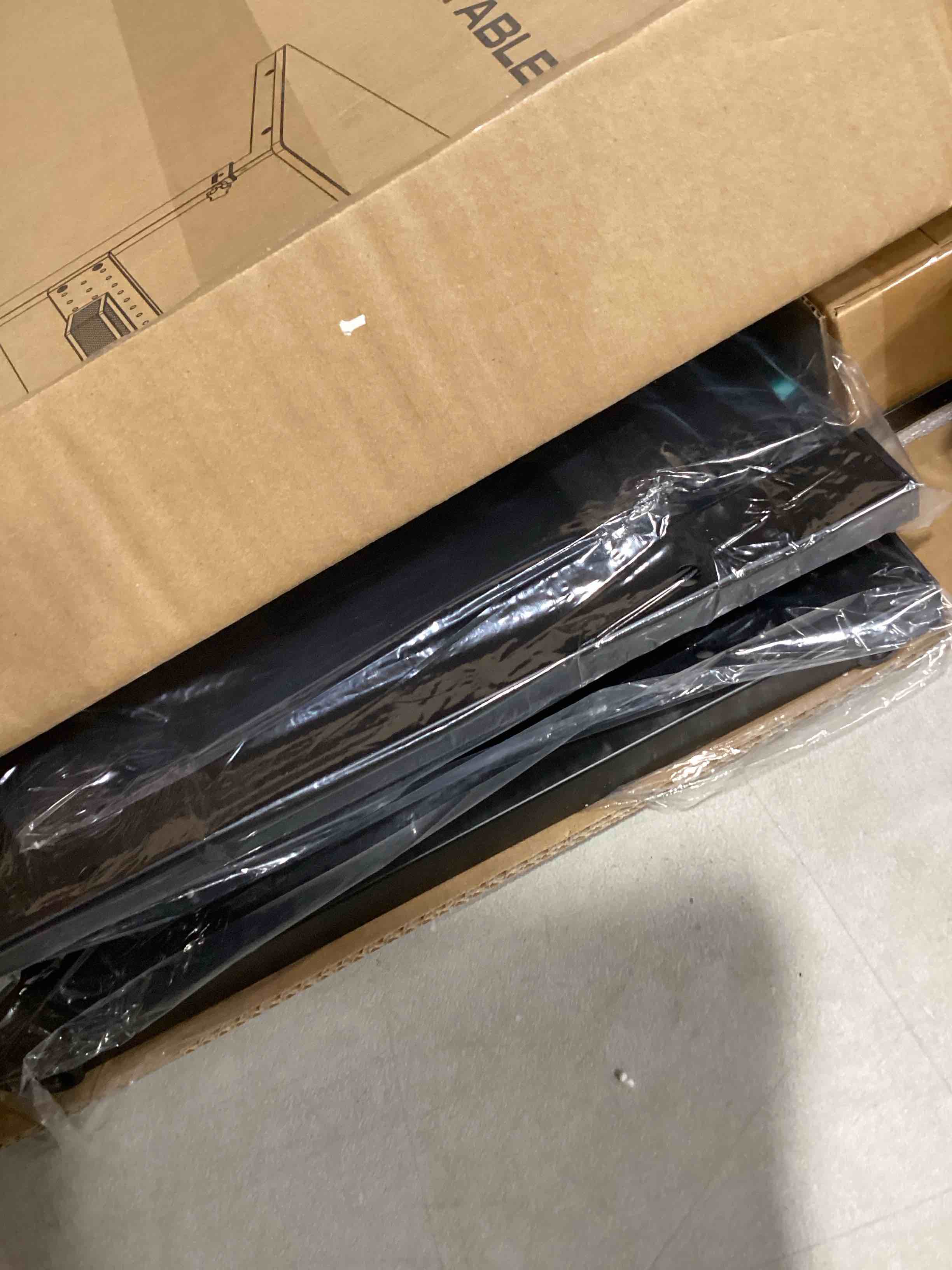 https://s3.amazonaws.com/lotting-images-prod/bidfta/PNK1796676_1741188890496.jpeg