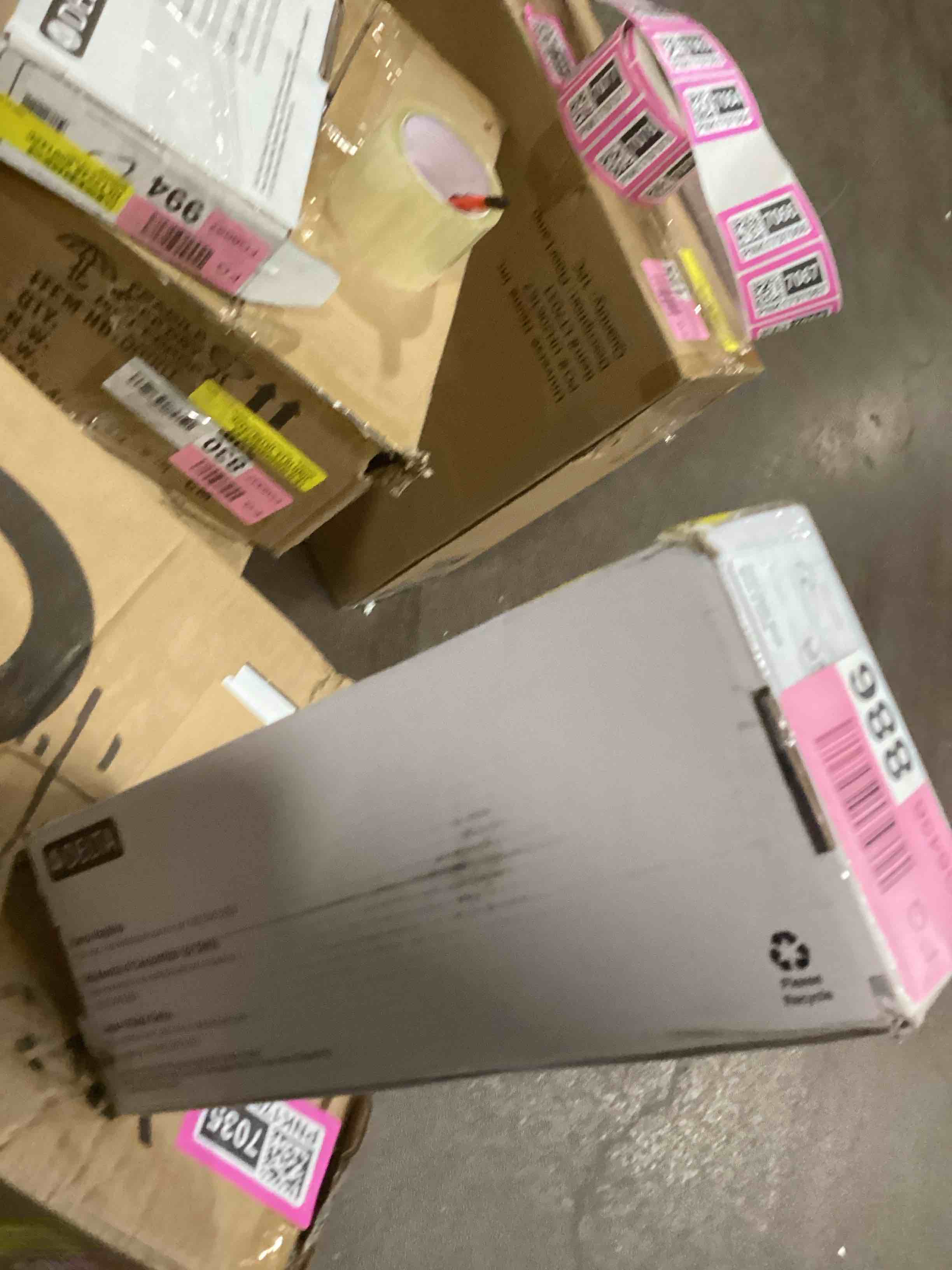 https://s3.amazonaws.com/lotting-images-prod/bidfta/PNK1797066_1741440982577.jpeg