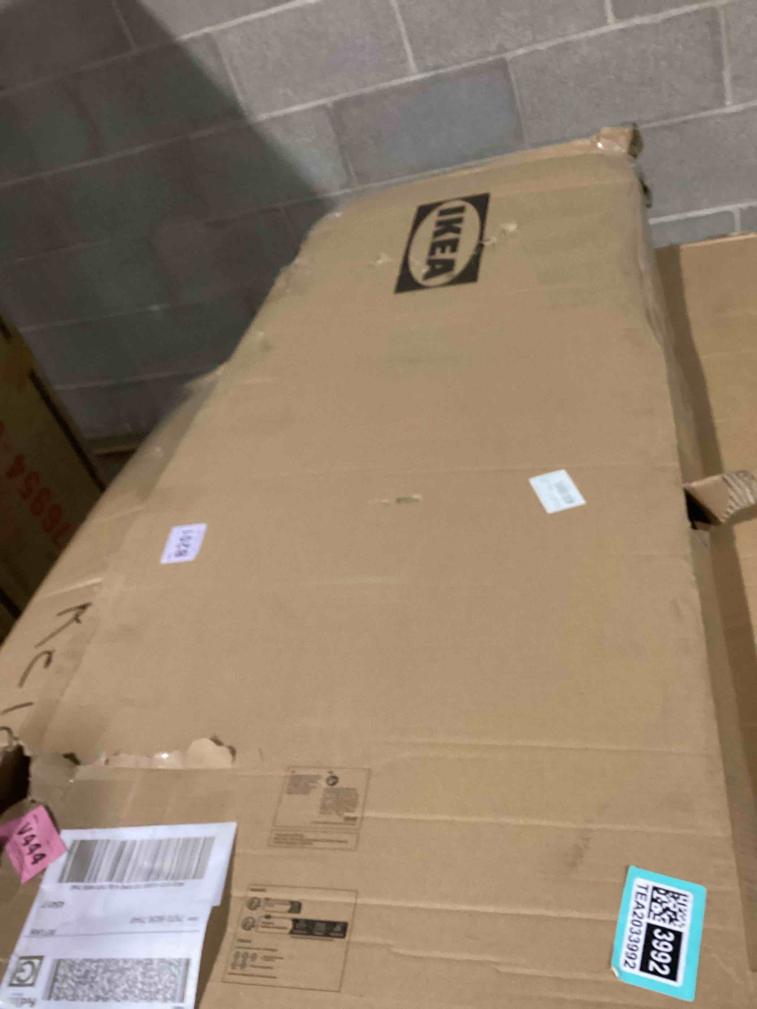 https://s3.amazonaws.com/lotting-images-prod/bidfta/PNK1797654_1742489351683.jpeg