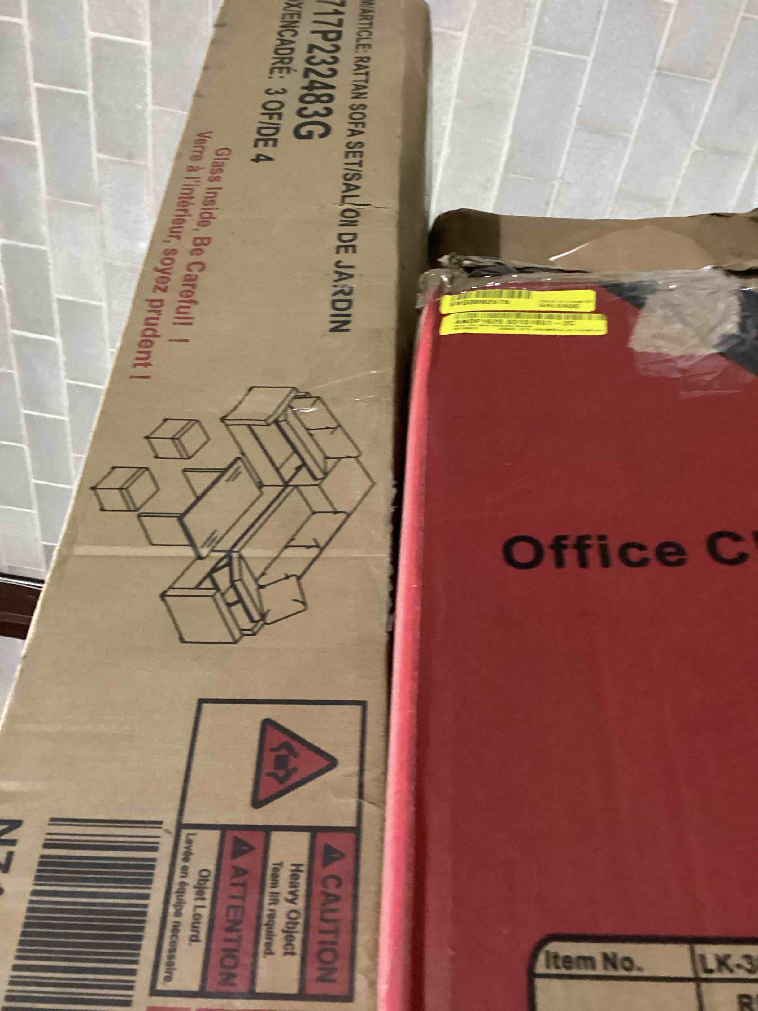https://s3.amazonaws.com/lotting-images-prod/bidfta/PNK1799111_1754314012603.jpeg