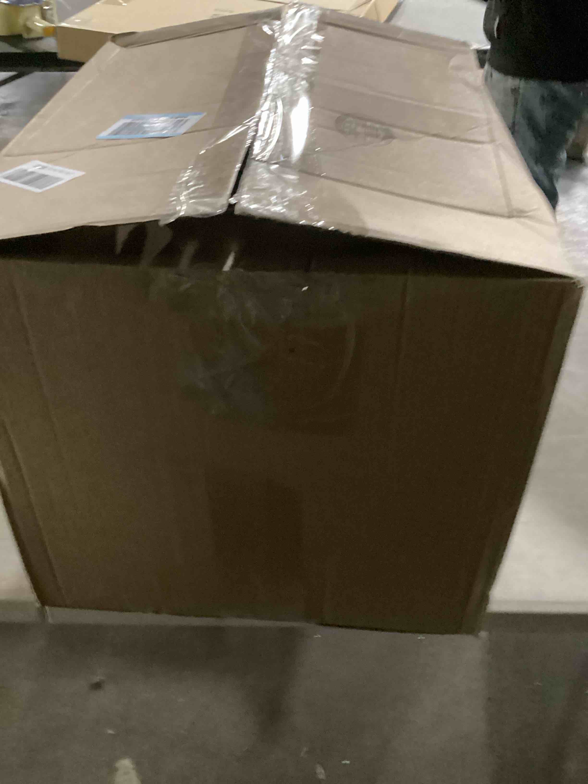 https://s3.amazonaws.com/lotting-images-prod/bidfta/PNK1801035_1738944039473.jpeg