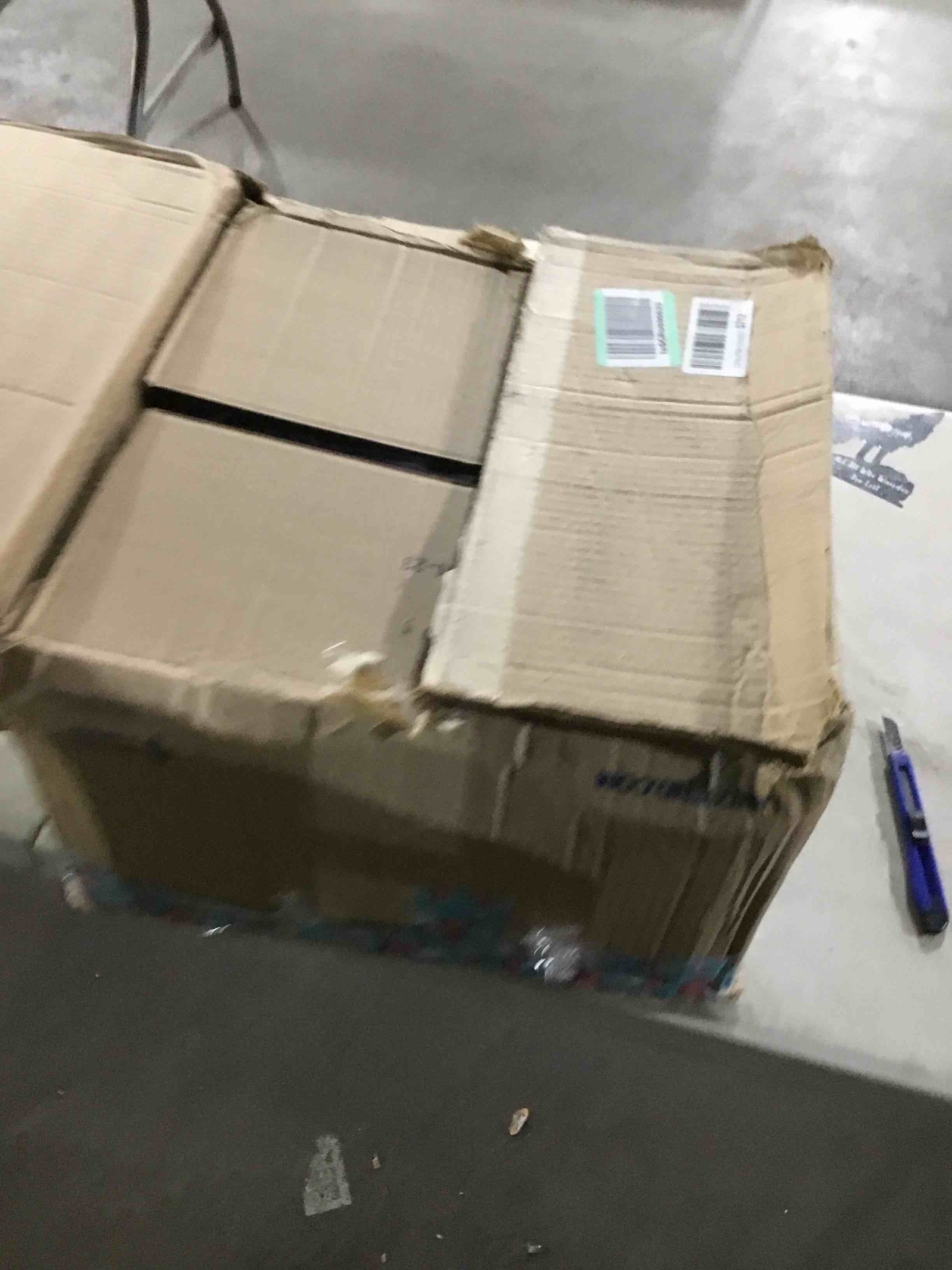 https://s3.amazonaws.com/lotting-images-prod/bidfta/PNK1801090_1739189616221.jpeg