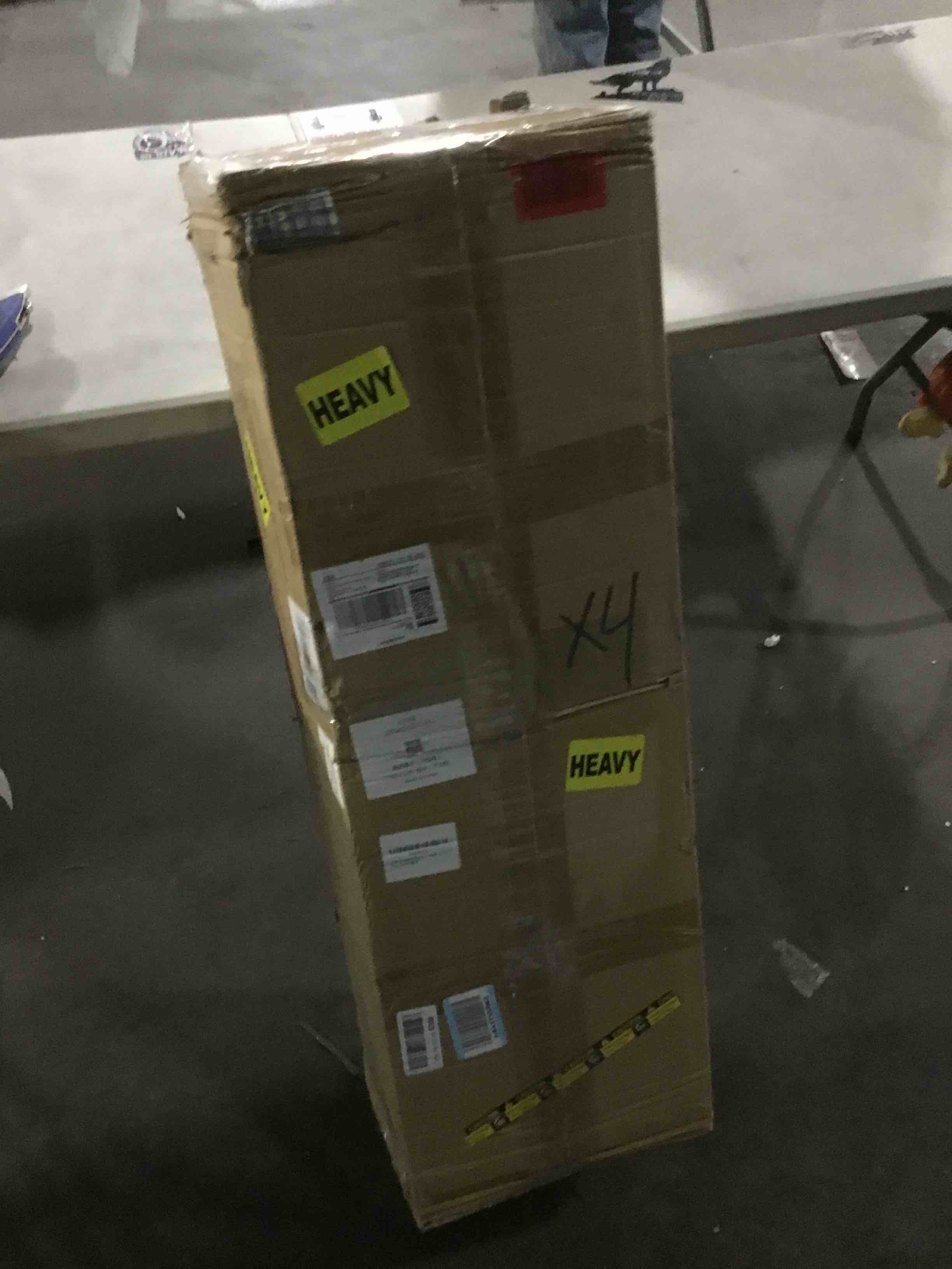 https://s3.amazonaws.com/lotting-images-prod/bidfta/PNK1801281_1739366867718.jpeg