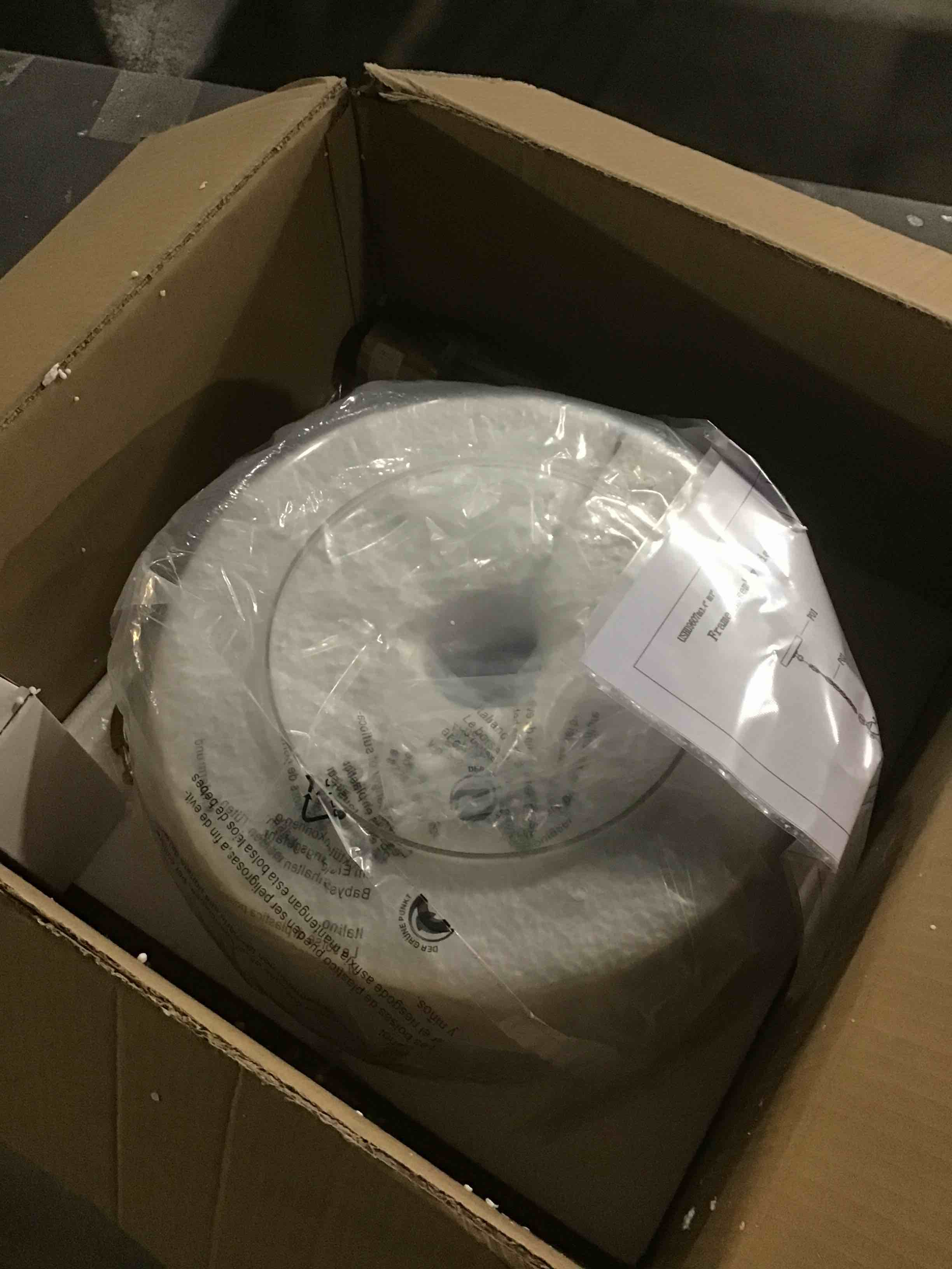 https://s3.amazonaws.com/lotting-images-prod/bidfta/PNK1801460_1739549841835.jpeg