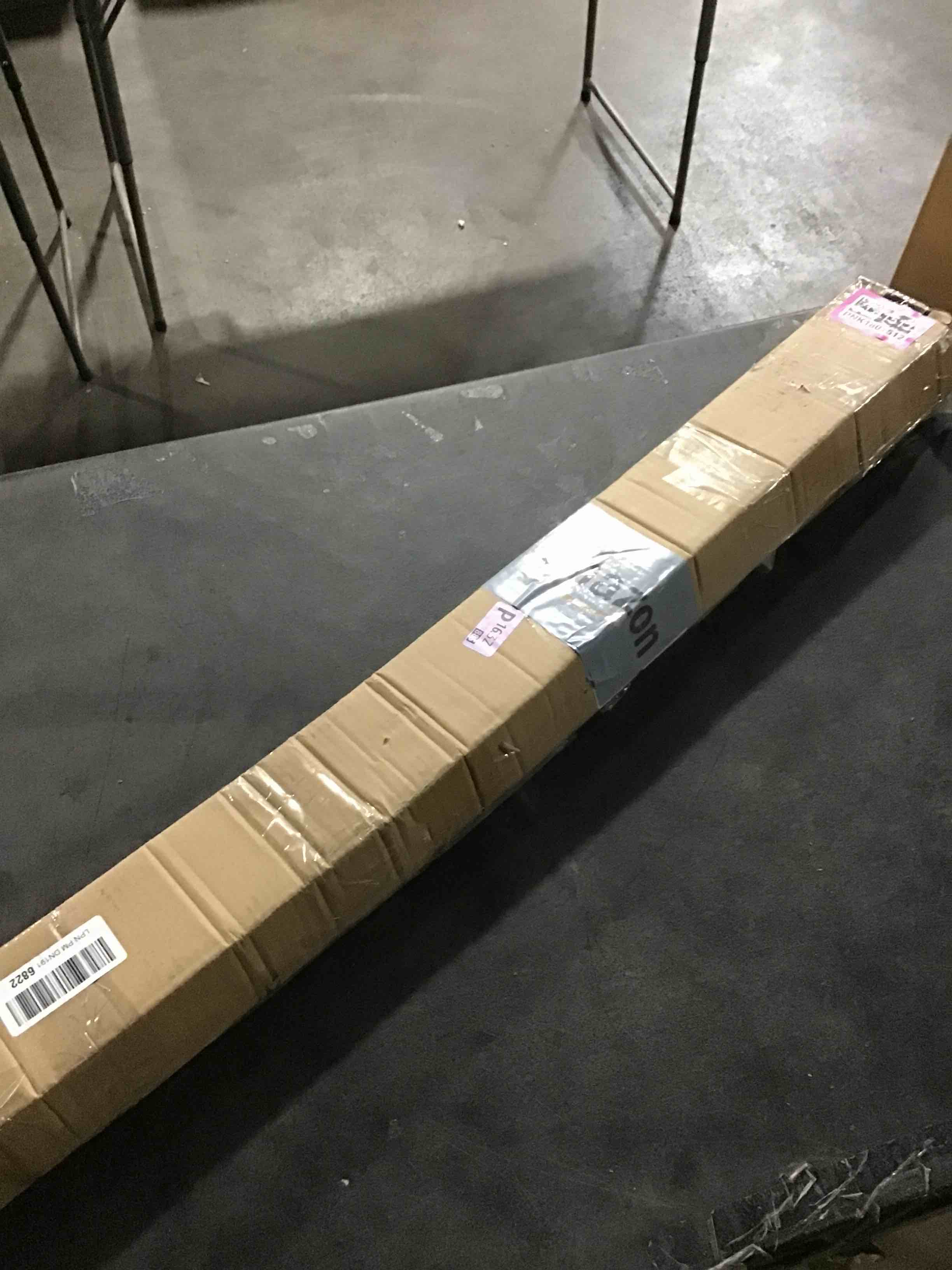 https://s3.amazonaws.com/lotting-images-prod/bidfta/PNK1801512_1739560970718.jpeg