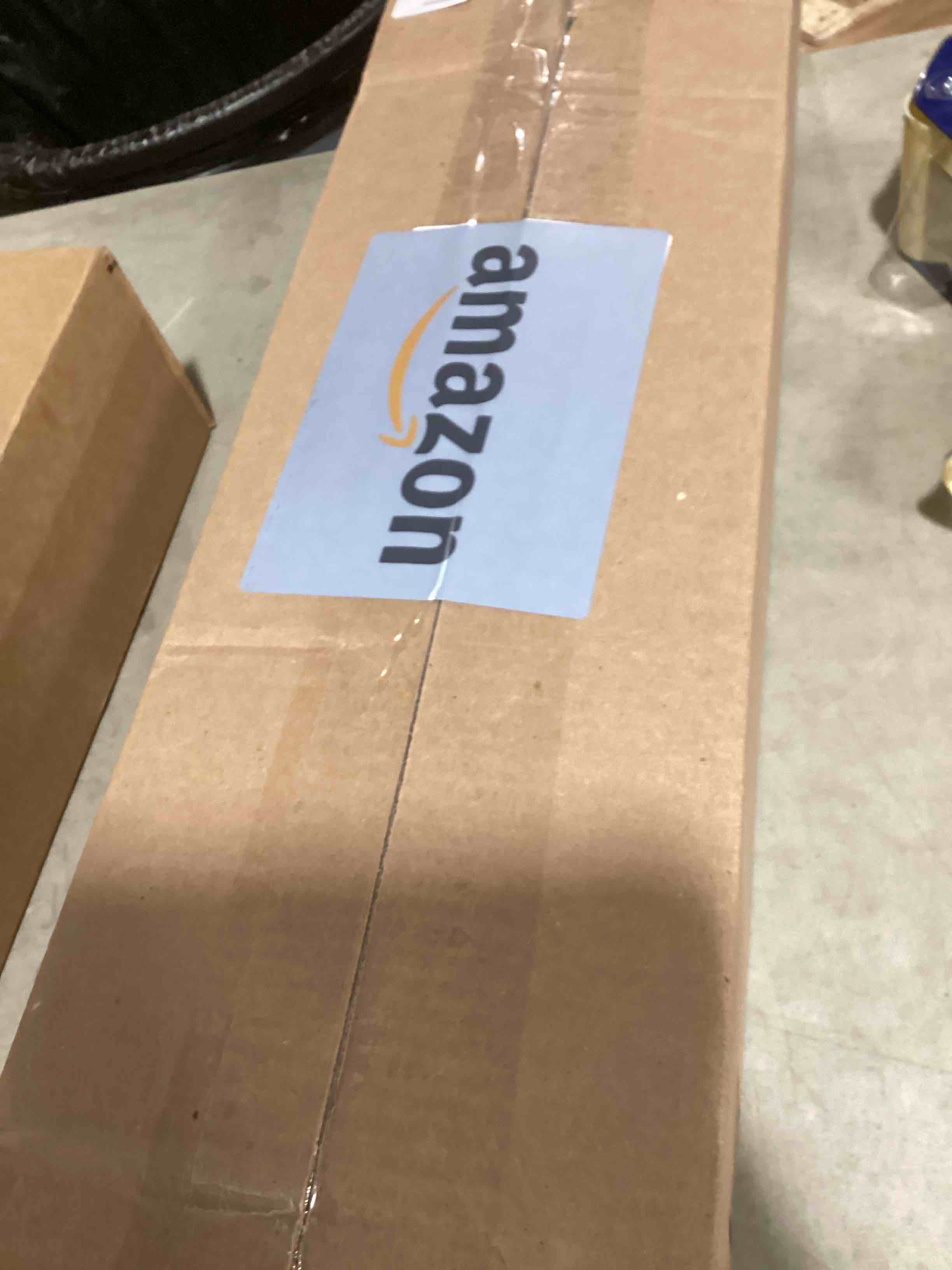 https://s3.amazonaws.com/lotting-images-prod/bidfta/PNK1802489_1740590412021.jpeg