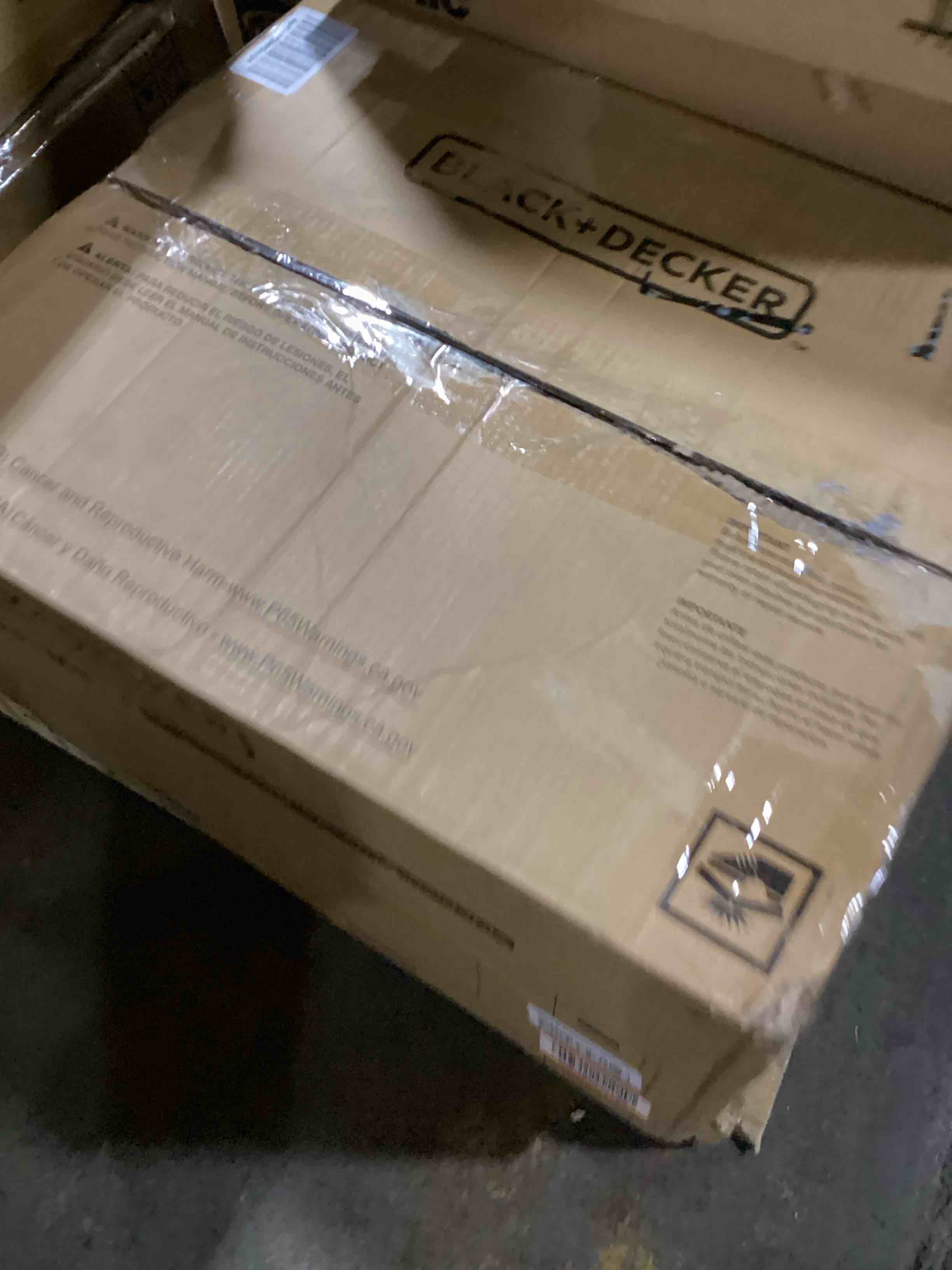 https://s3.amazonaws.com/lotting-images-prod/bidfta/PNK1803001_1740772884786.jpeg