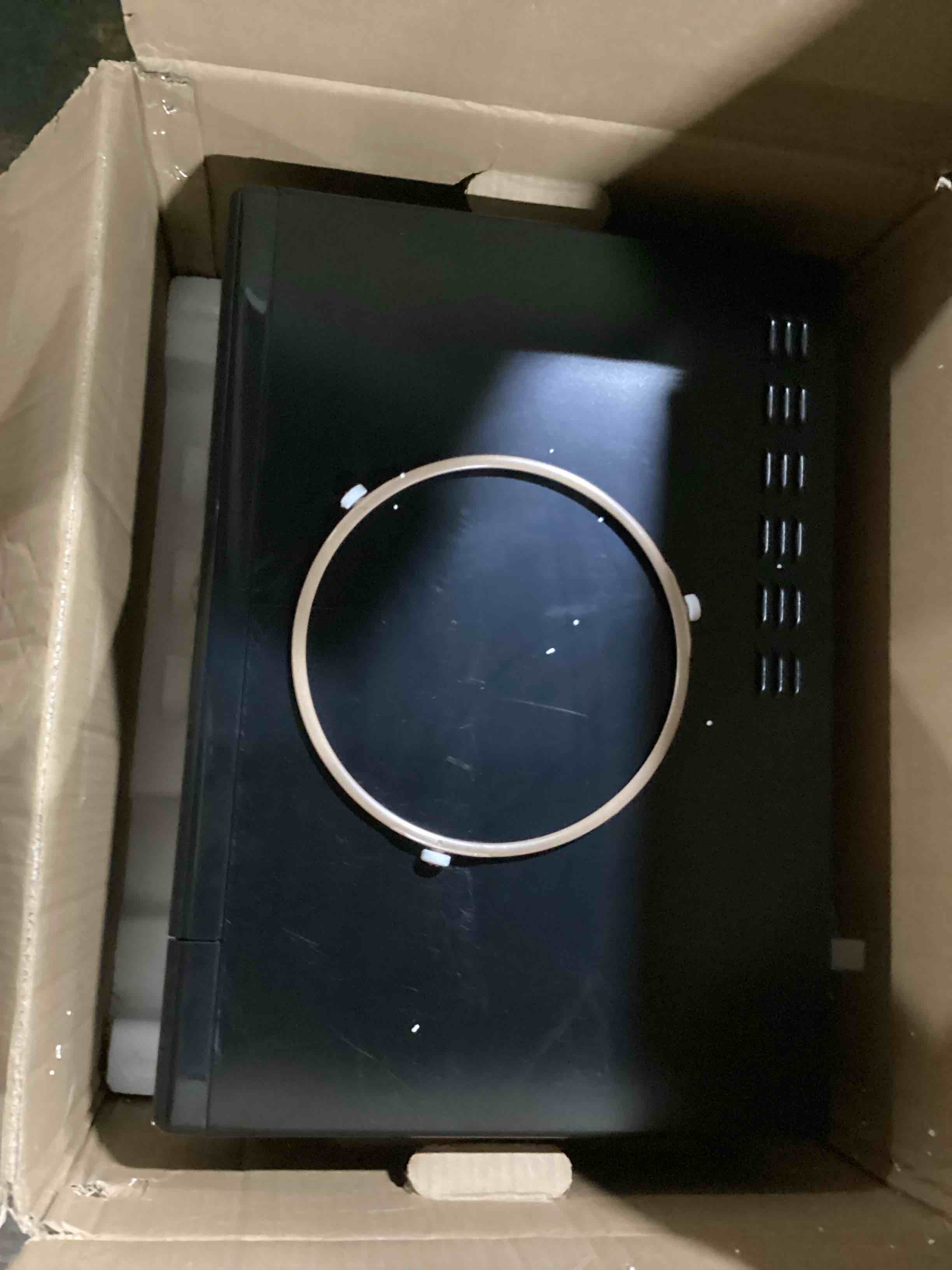 https://s3.amazonaws.com/lotting-images-prod/bidfta/PNK1803001_1740772906327.jpeg