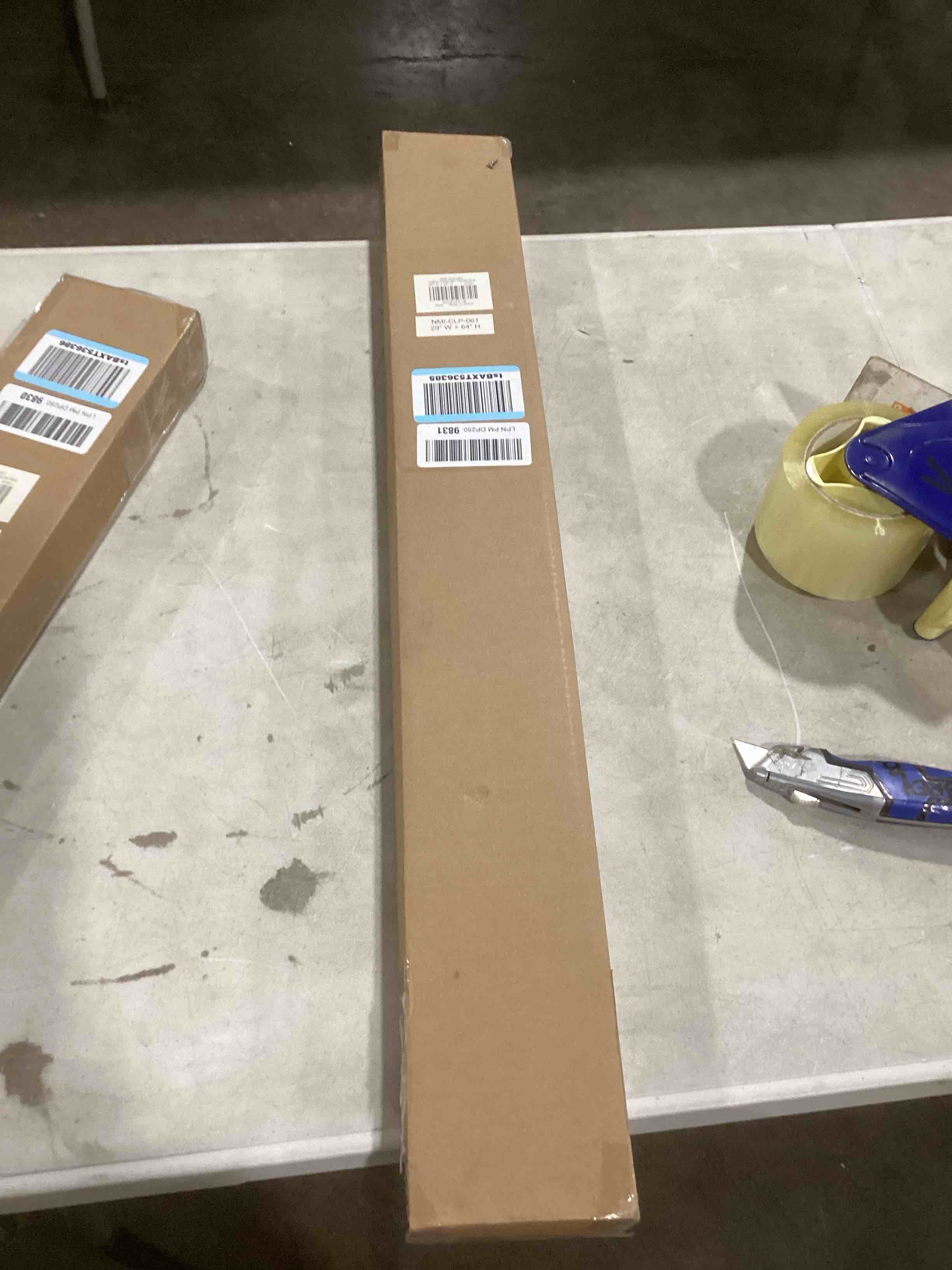 https://s3.amazonaws.com/lotting-images-prod/bidfta/PNK1803292_1741095114337.jpeg