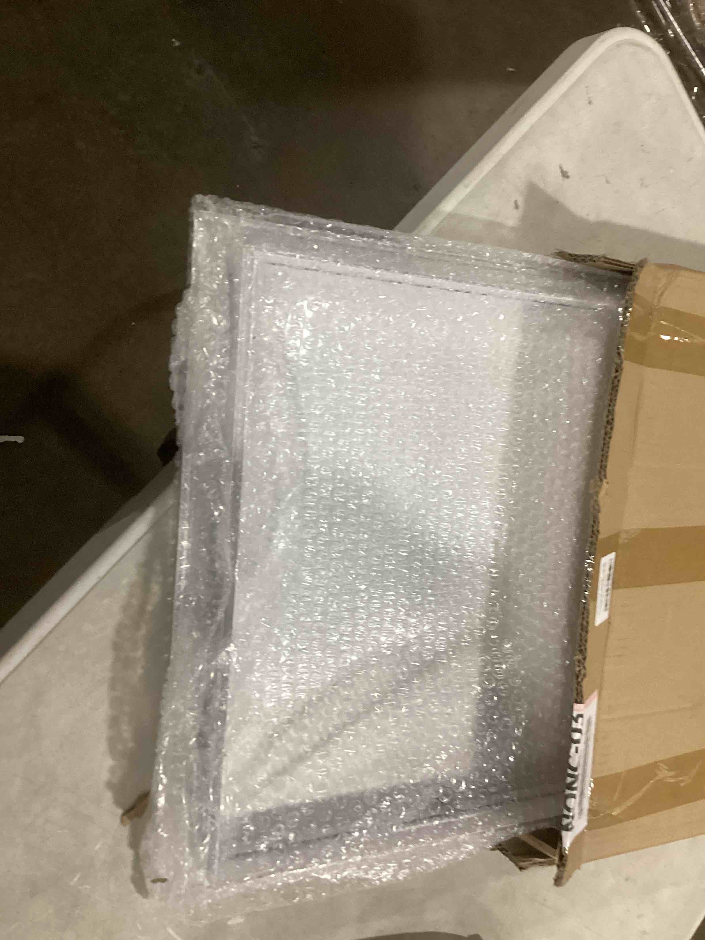 https://s3.amazonaws.com/lotting-images-prod/bidfta/PNK1803606_1741205107565.jpeg