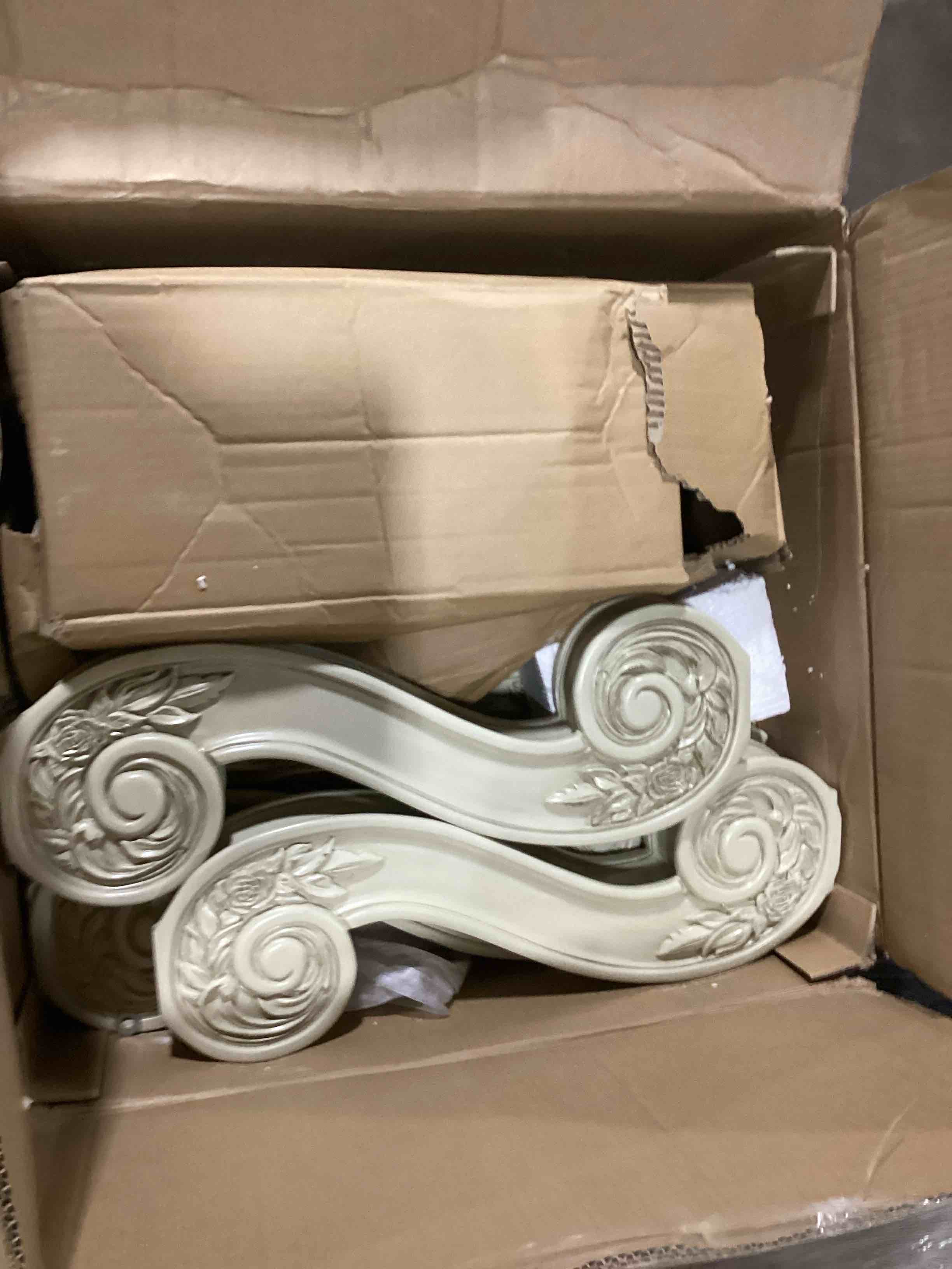 https://s3.amazonaws.com/lotting-images-prod/bidfta/PNK1803616_1741262396930.jpeg
