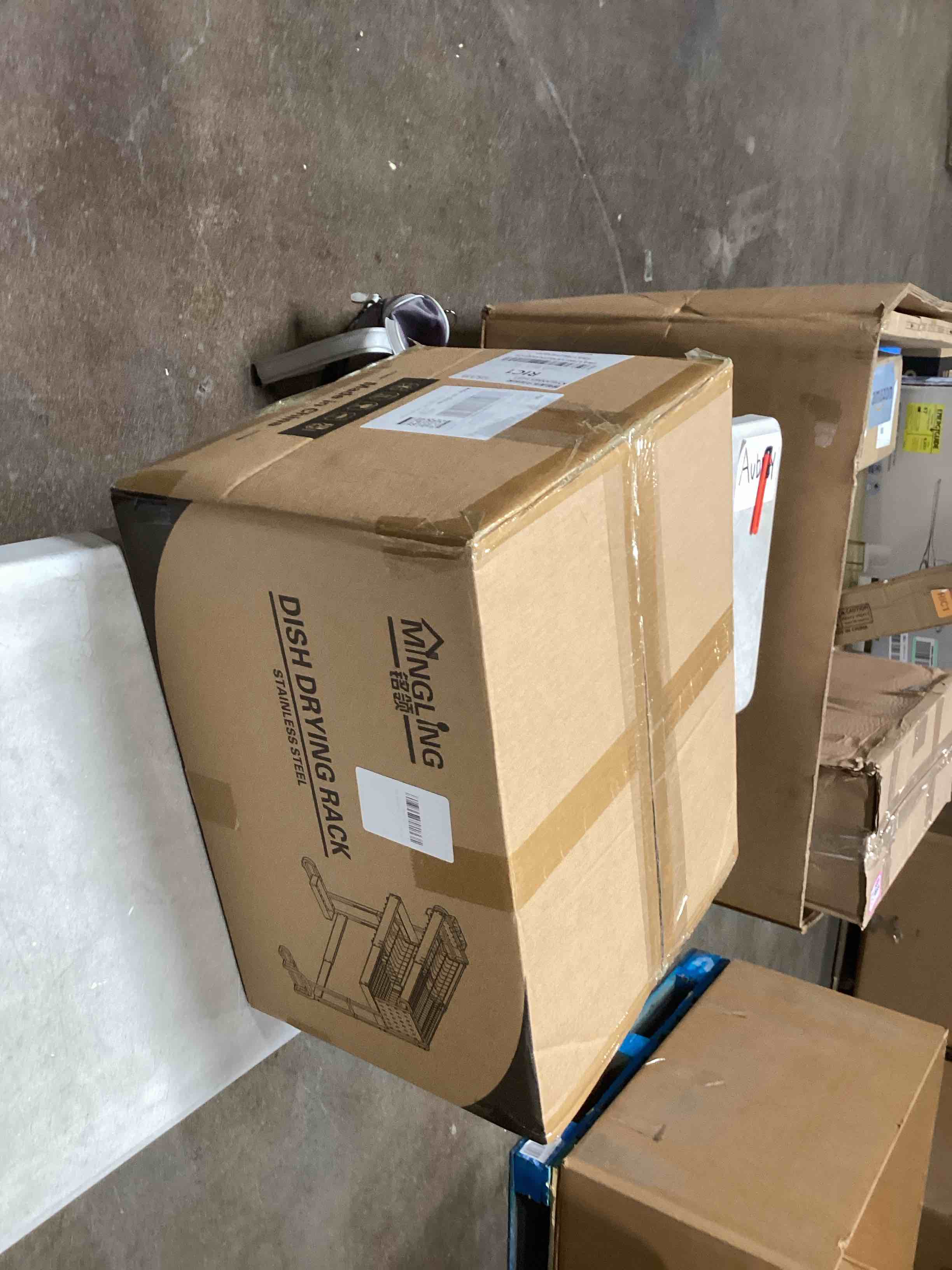 https://s3.amazonaws.com/lotting-images-prod/bidfta/PNK1803694_1741282209551.jpeg