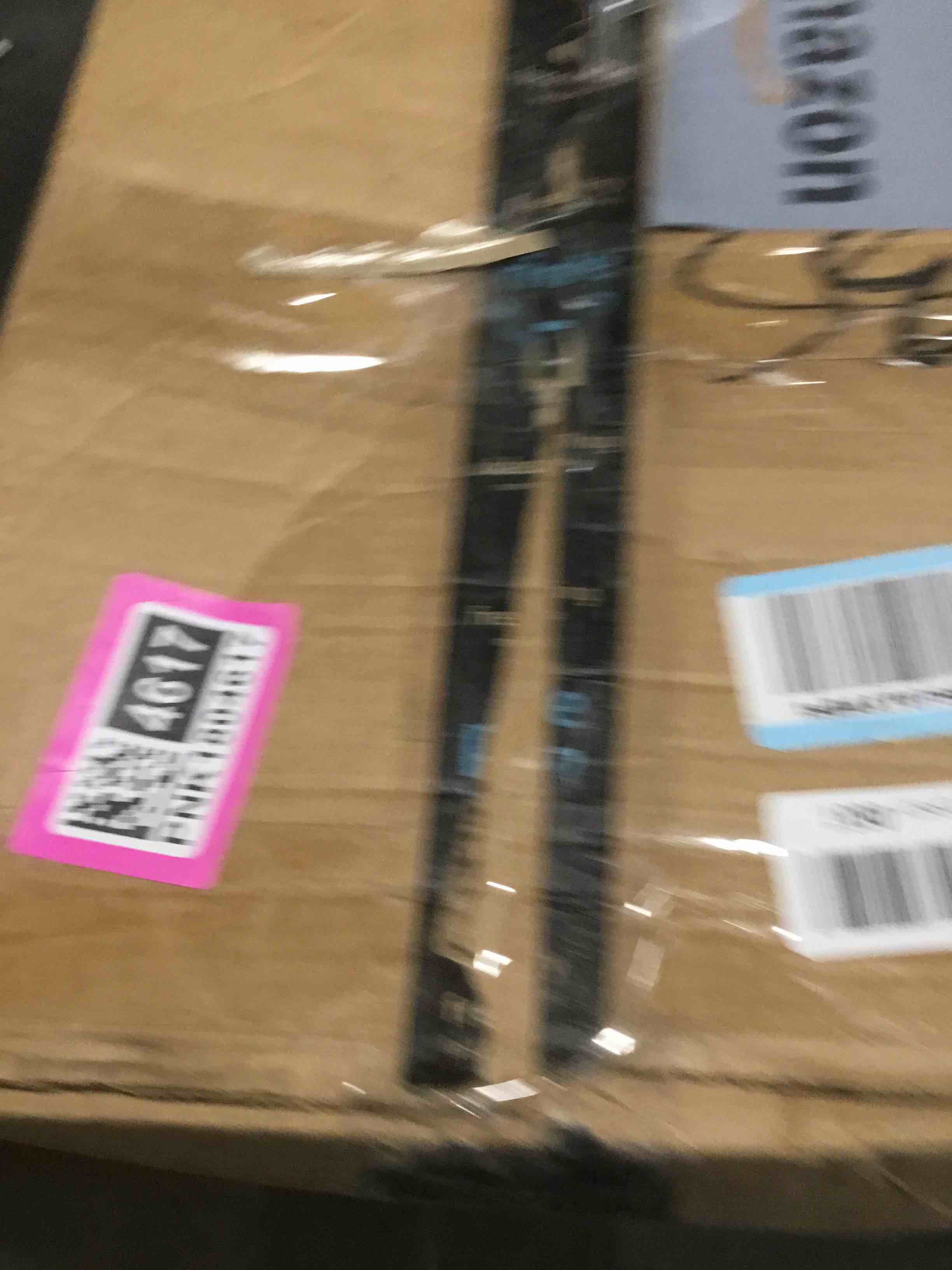 https://s3.amazonaws.com/lotting-images-prod/bidfta/PNK1804617_1741182957376.jpeg