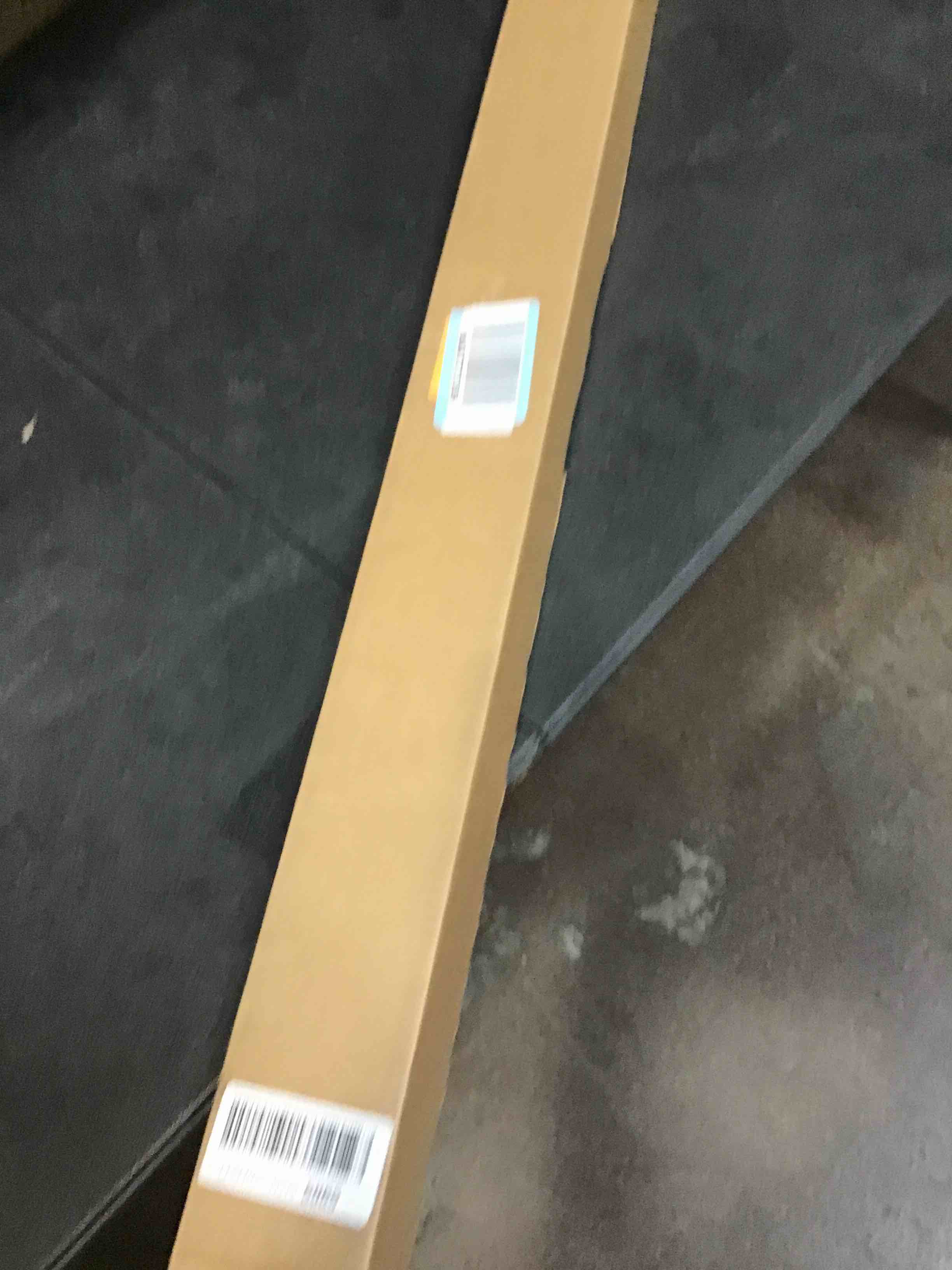 https://s3.amazonaws.com/lotting-images-prod/bidfta/PNK1805192_1741718984893.jpeg