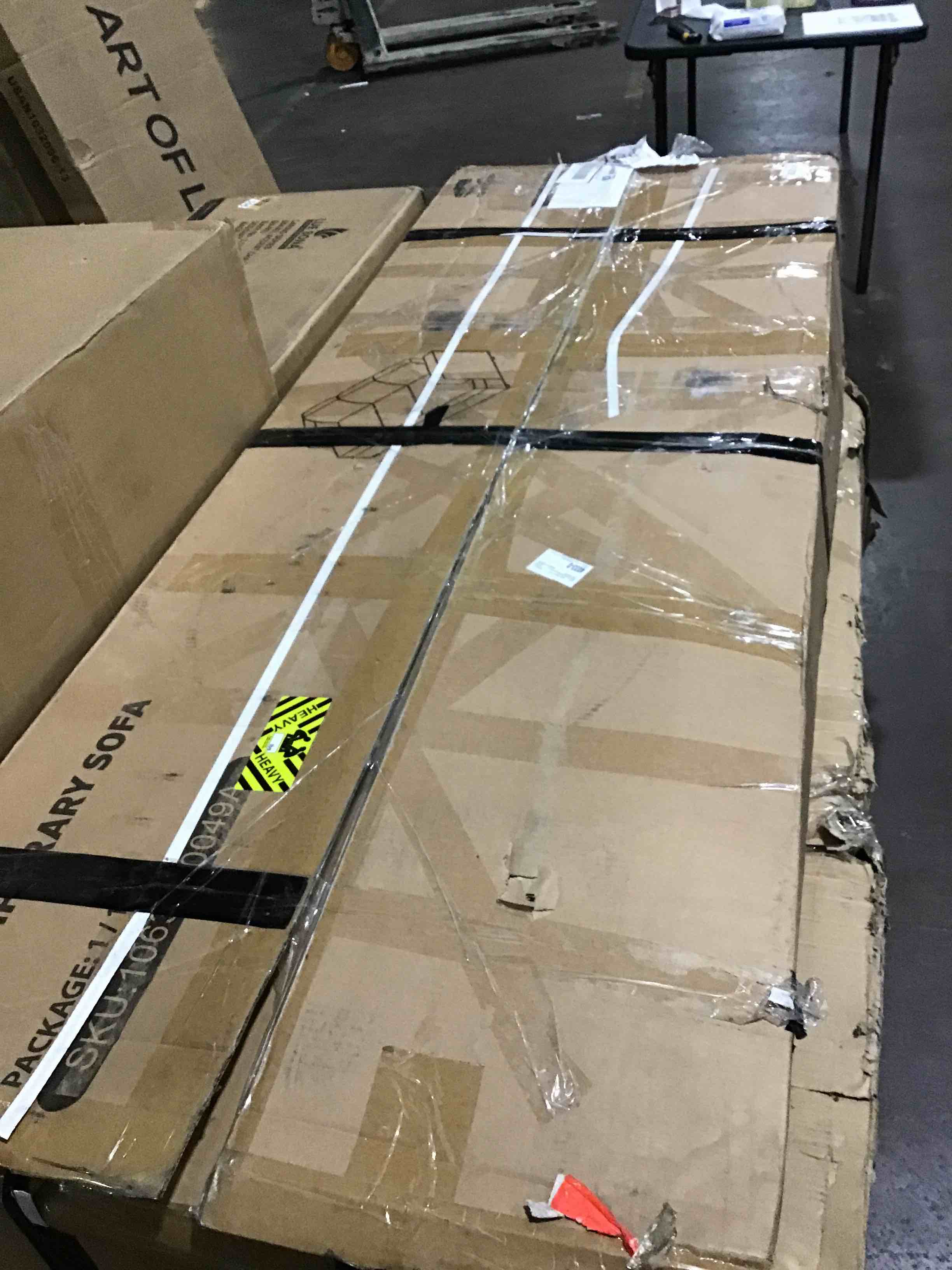 https://s3.amazonaws.com/lotting-images-prod/bidfta/PNK1805753_1742474927413.jpeg