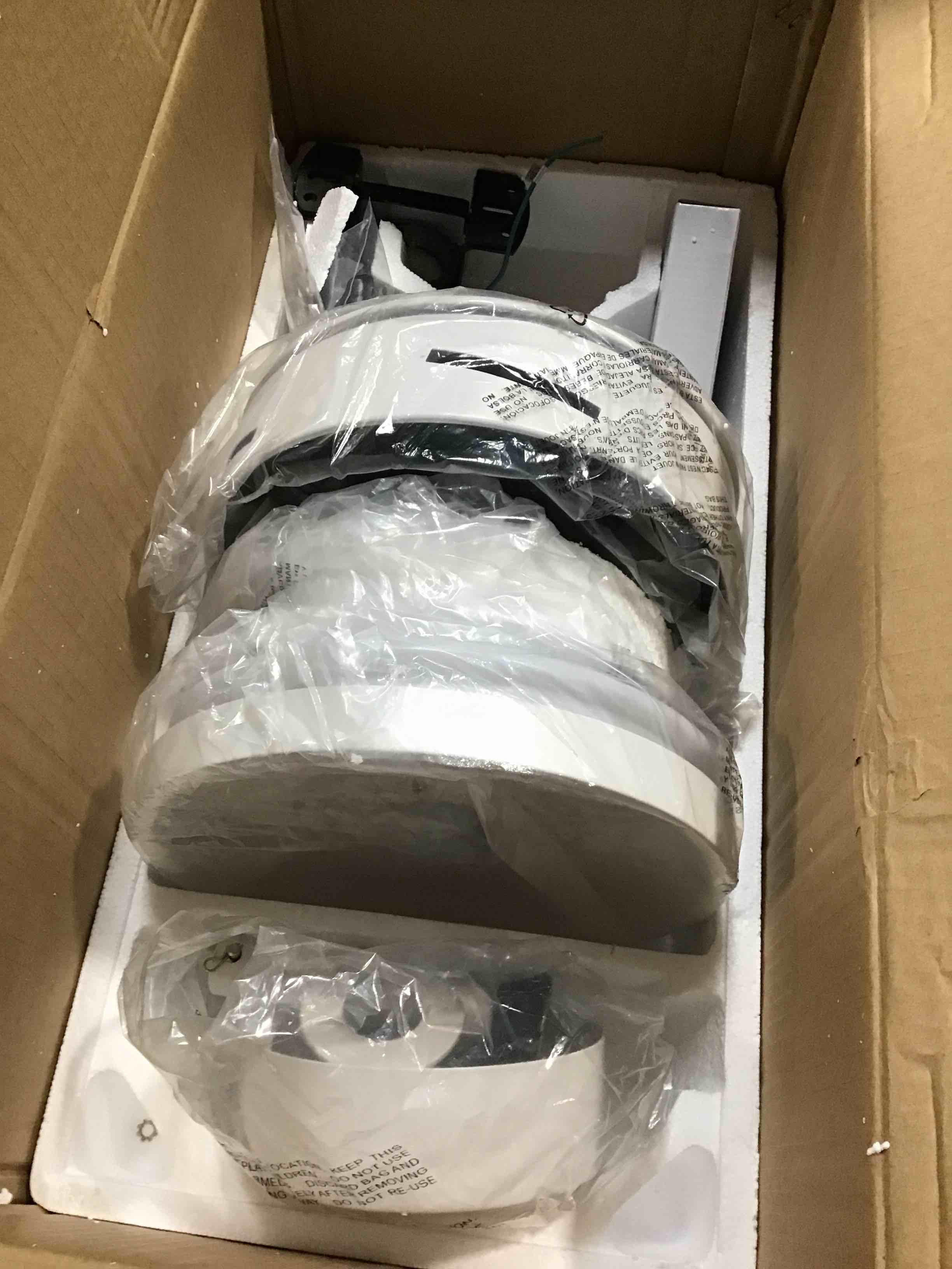https://s3.amazonaws.com/lotting-images-prod/bidfta/PNK1805806_1742495567301.jpeg