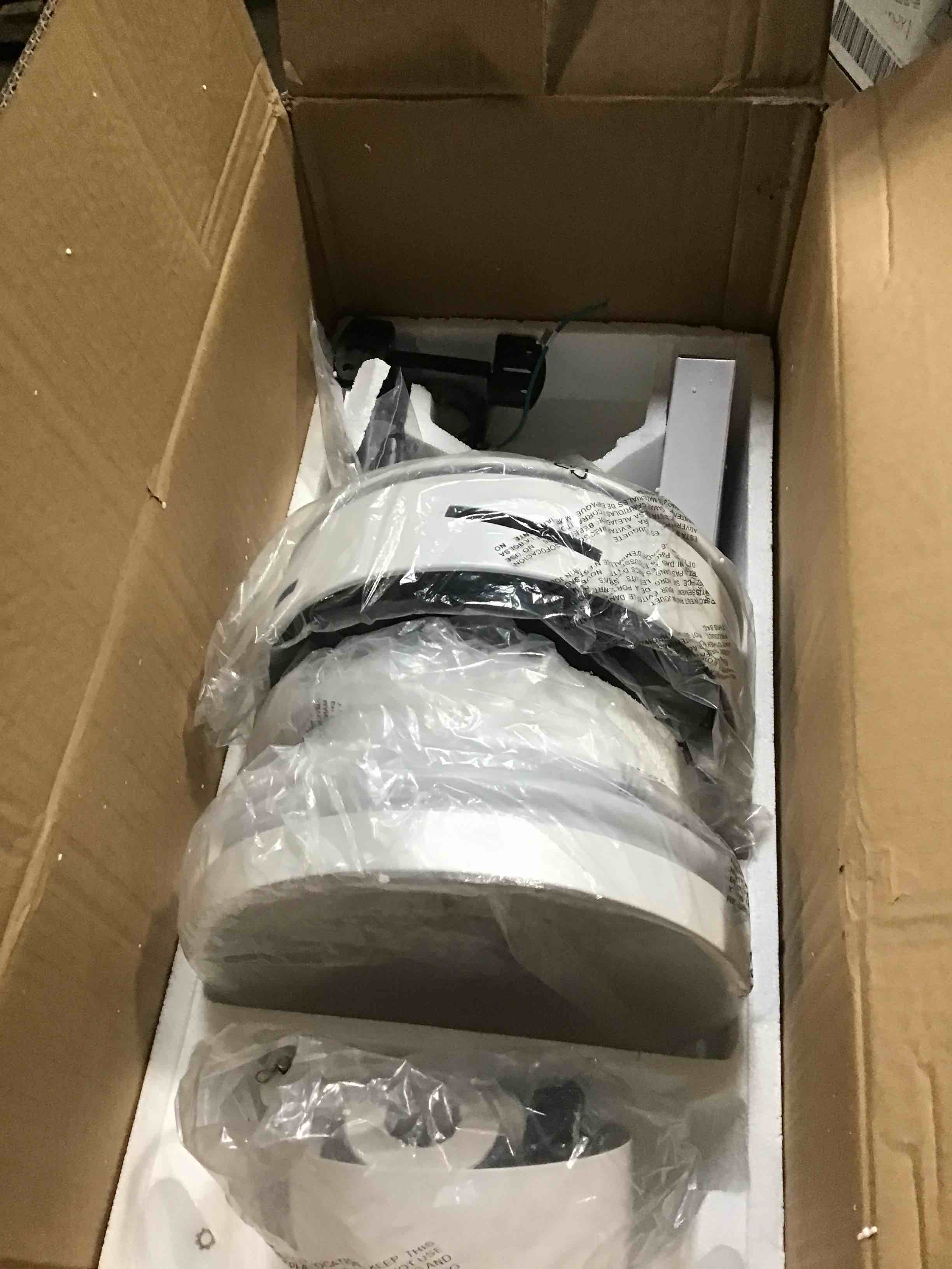 https://s3.amazonaws.com/lotting-images-prod/bidfta/PNK1805806_1742495569032.jpeg