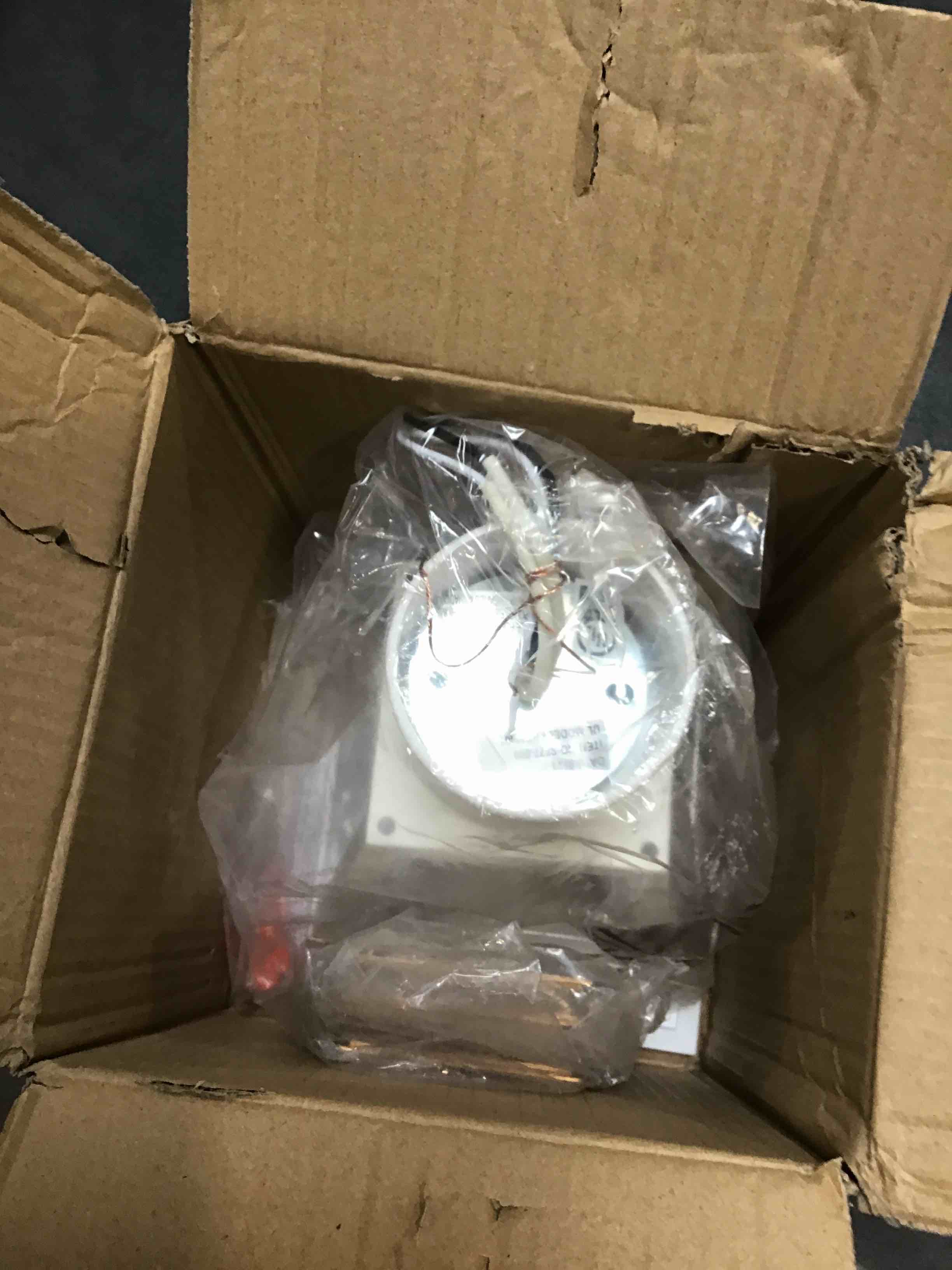 https://s3.amazonaws.com/lotting-images-prod/bidfta/PNK1806128_1743005463486.jpeg
