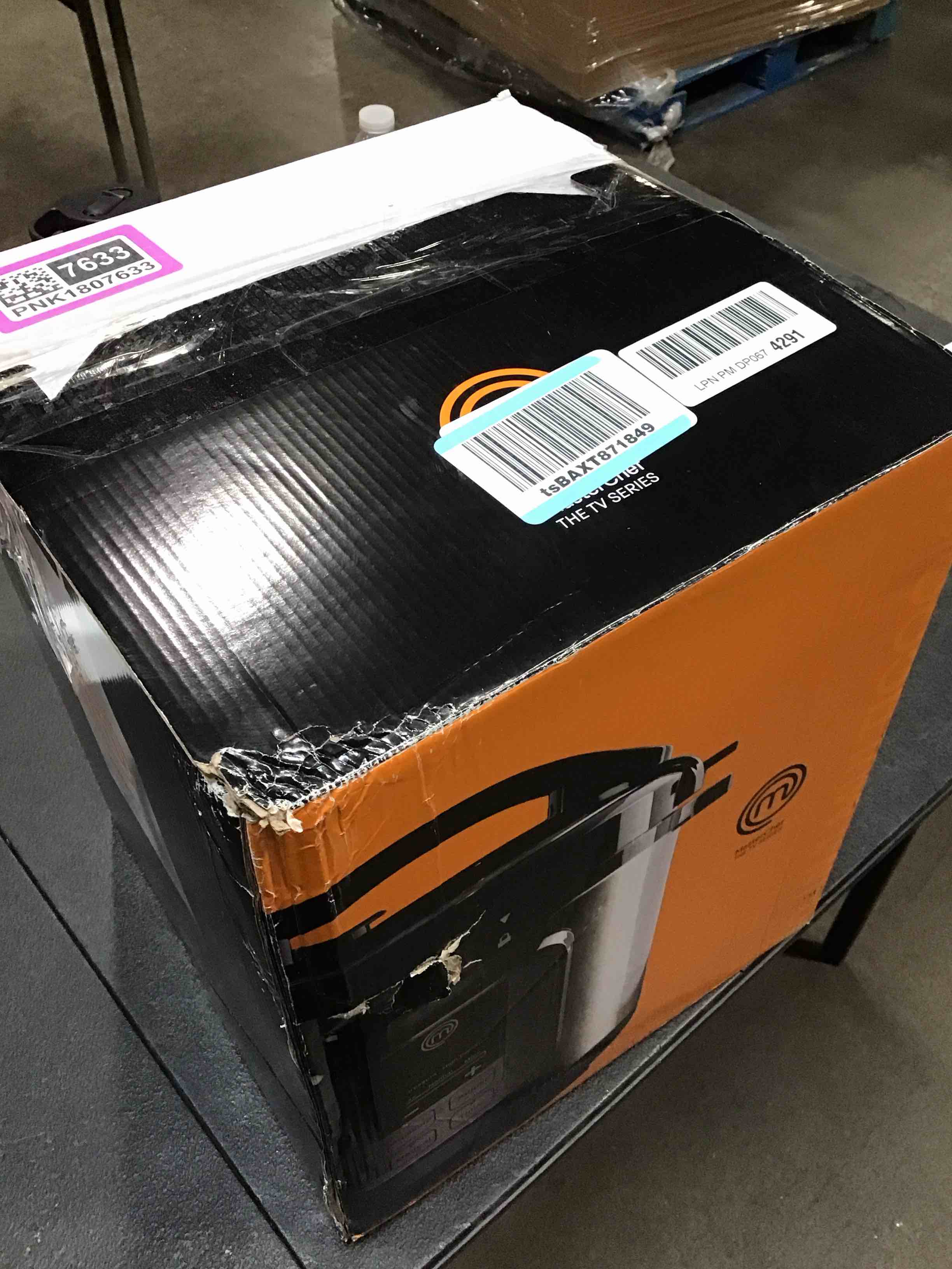 https://s3.amazonaws.com/lotting-images-prod/bidfta/PNK1807633_1741035526629.jpeg