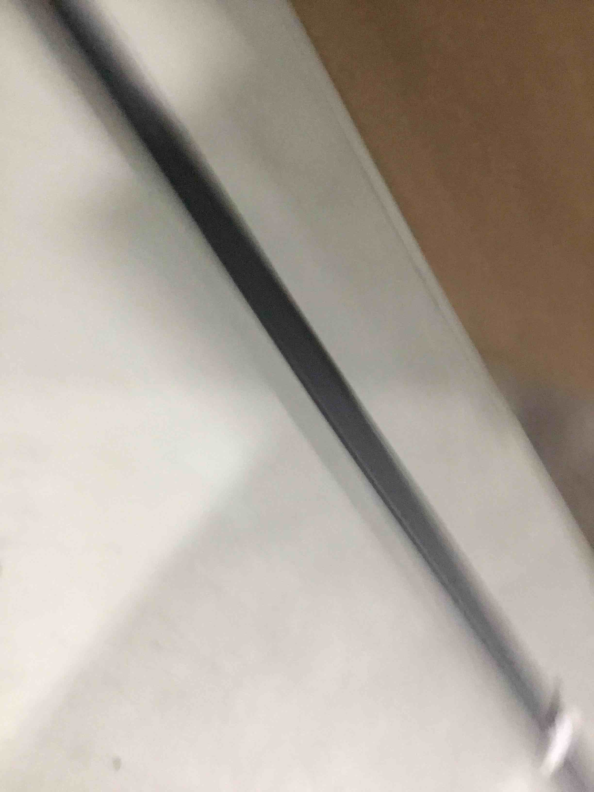 https://s3.amazonaws.com/lotting-images-prod/bidfta/PNK1807981_1741264404483.jpeg