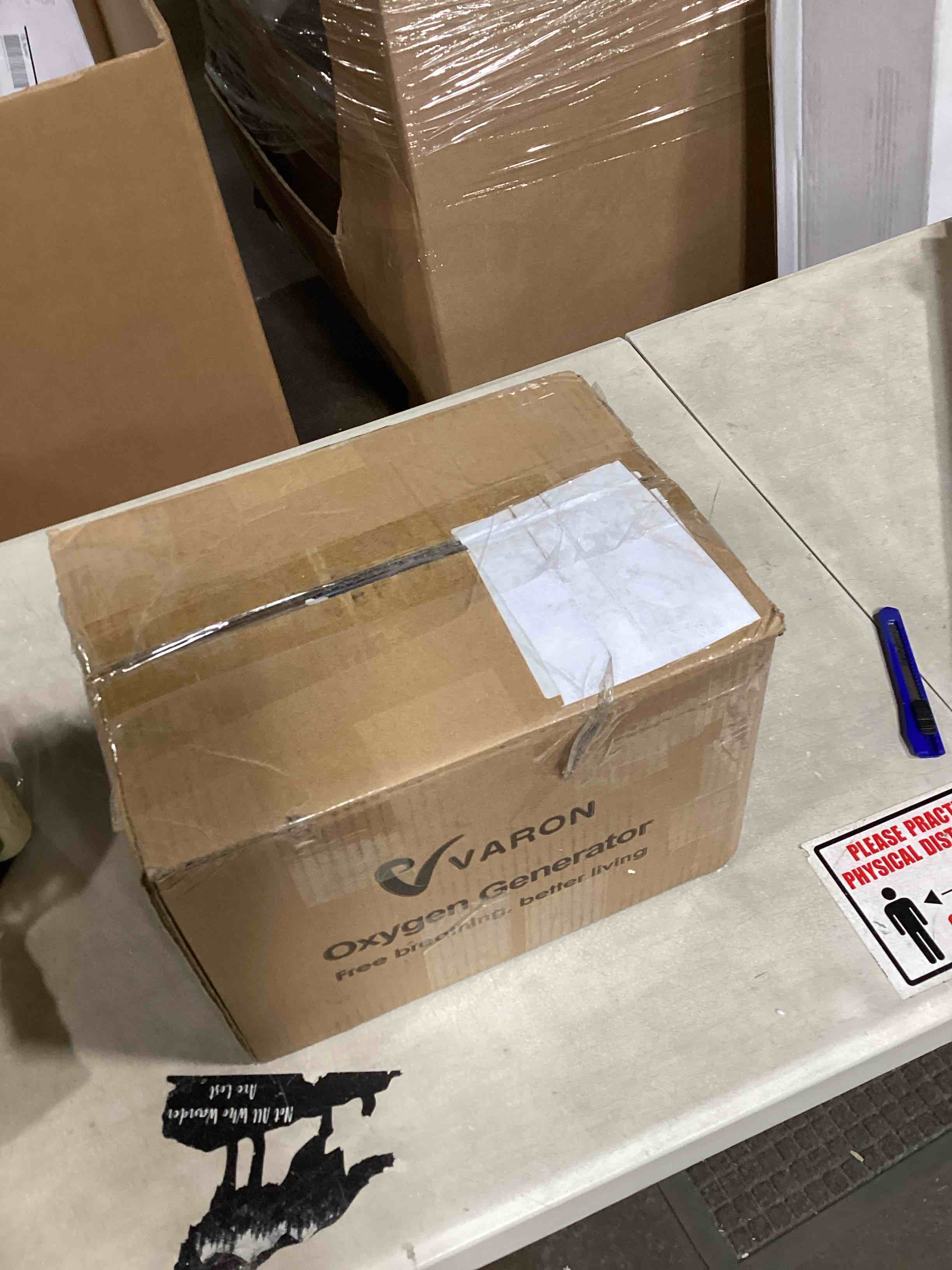 https://s3.amazonaws.com/lotting-images-prod/bidfta/PNK1808554_1742399320863.jpeg