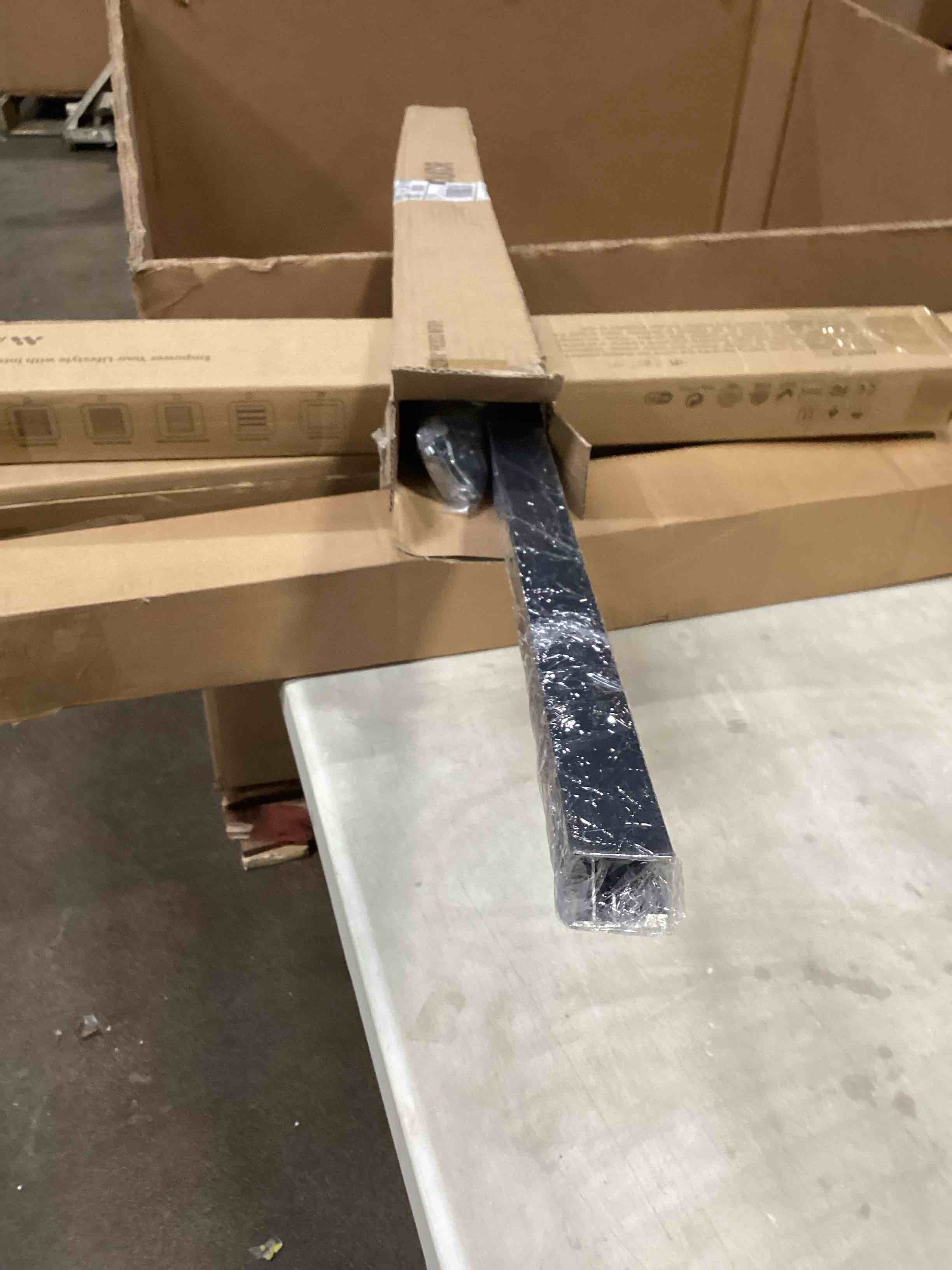 https://s3.amazonaws.com/lotting-images-prod/bidfta/PNK1808608_1742489691887.jpeg