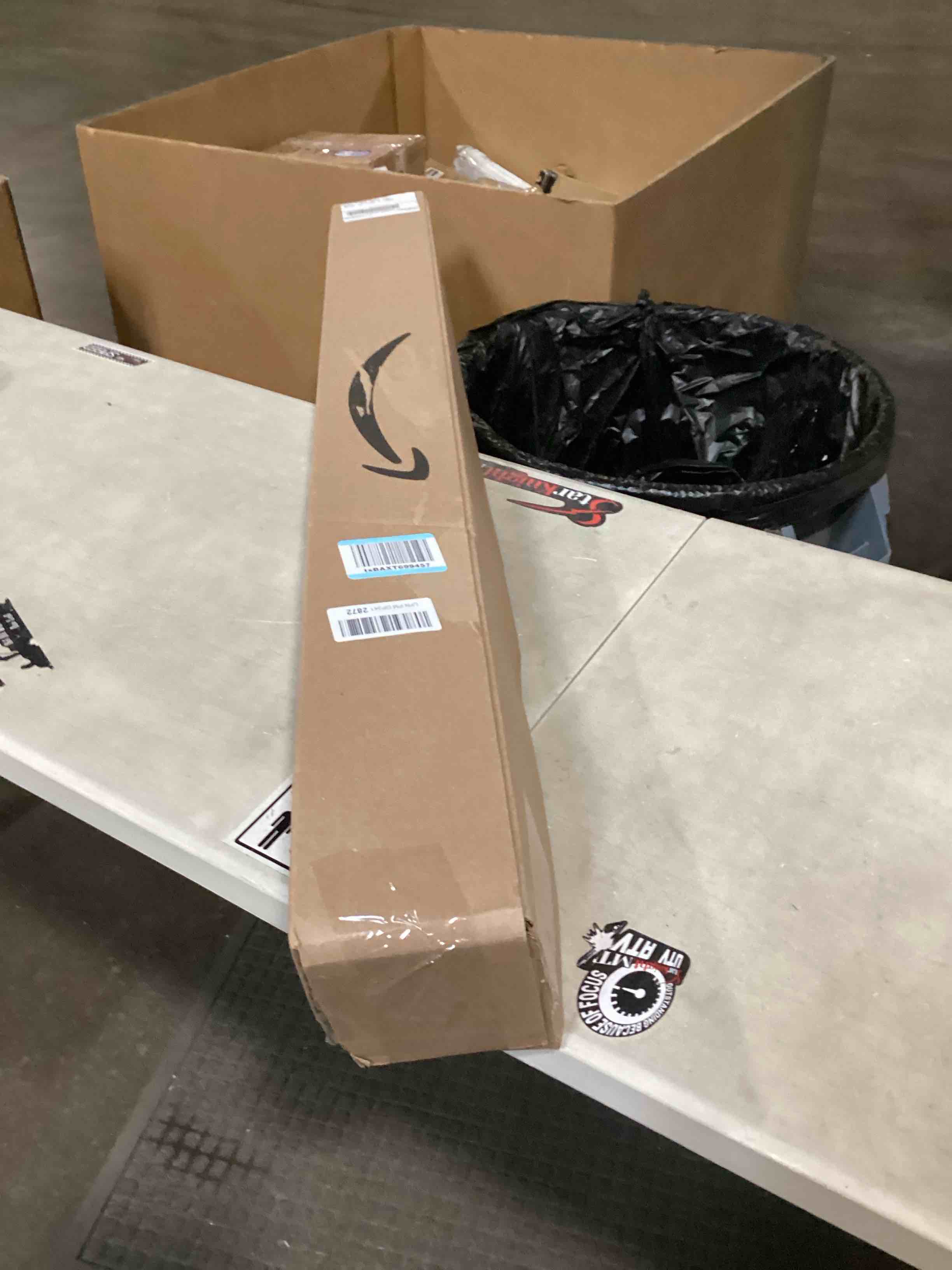 https://s3.amazonaws.com/lotting-images-prod/bidfta/PNK1808703_1742566857827.jpeg