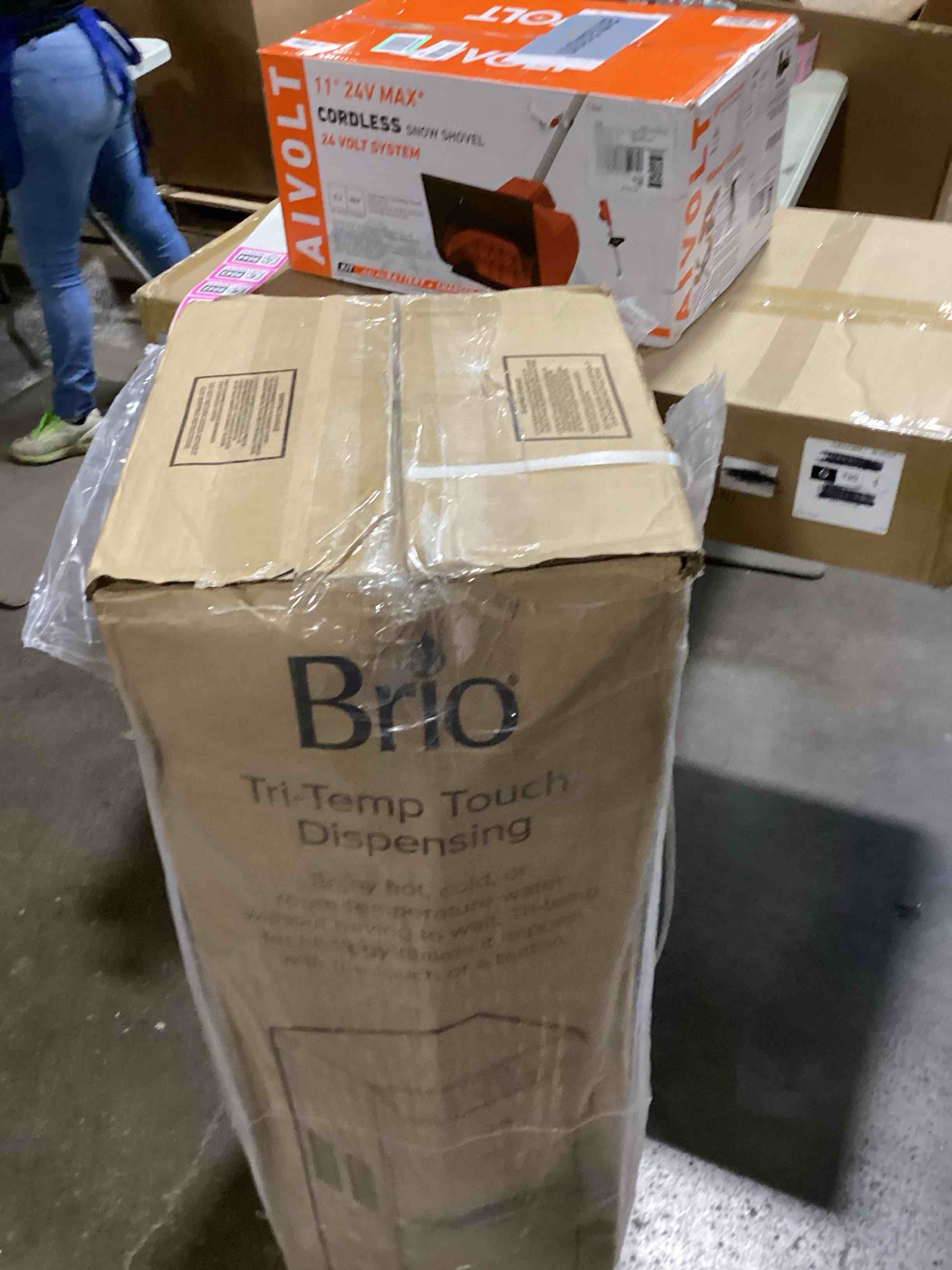 https://s3.amazonaws.com/lotting-images-prod/bidfta/PNK1809044_1743532738863.jpeg
