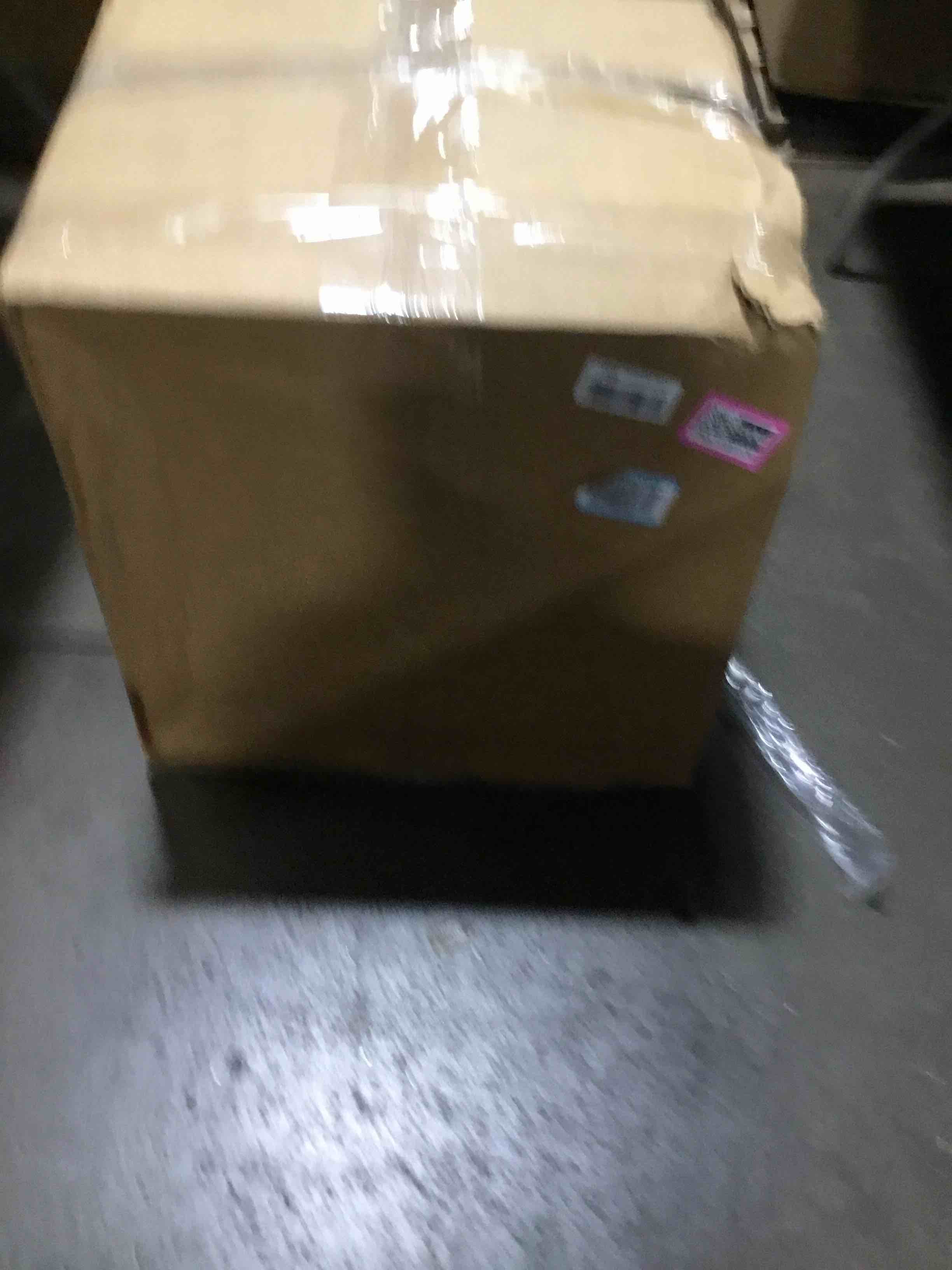 https://s3.amazonaws.com/lotting-images-prod/bidfta/PNK1809104_1743598332457.jpeg
