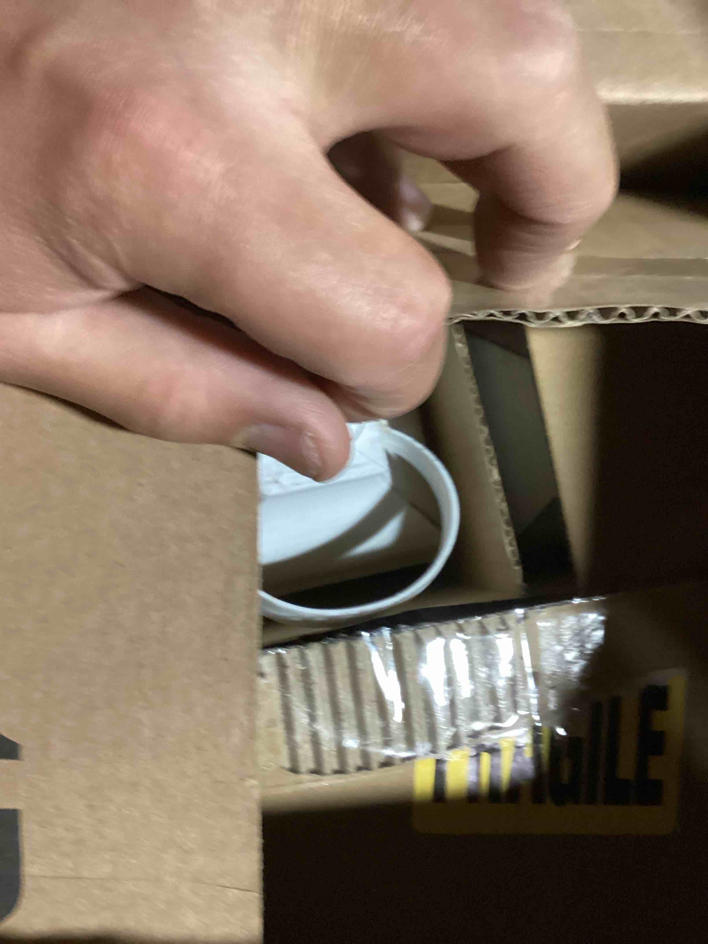 https://s3.amazonaws.com/lotting-images-prod/bidfta/PNK1809512_1744026312827.jpeg