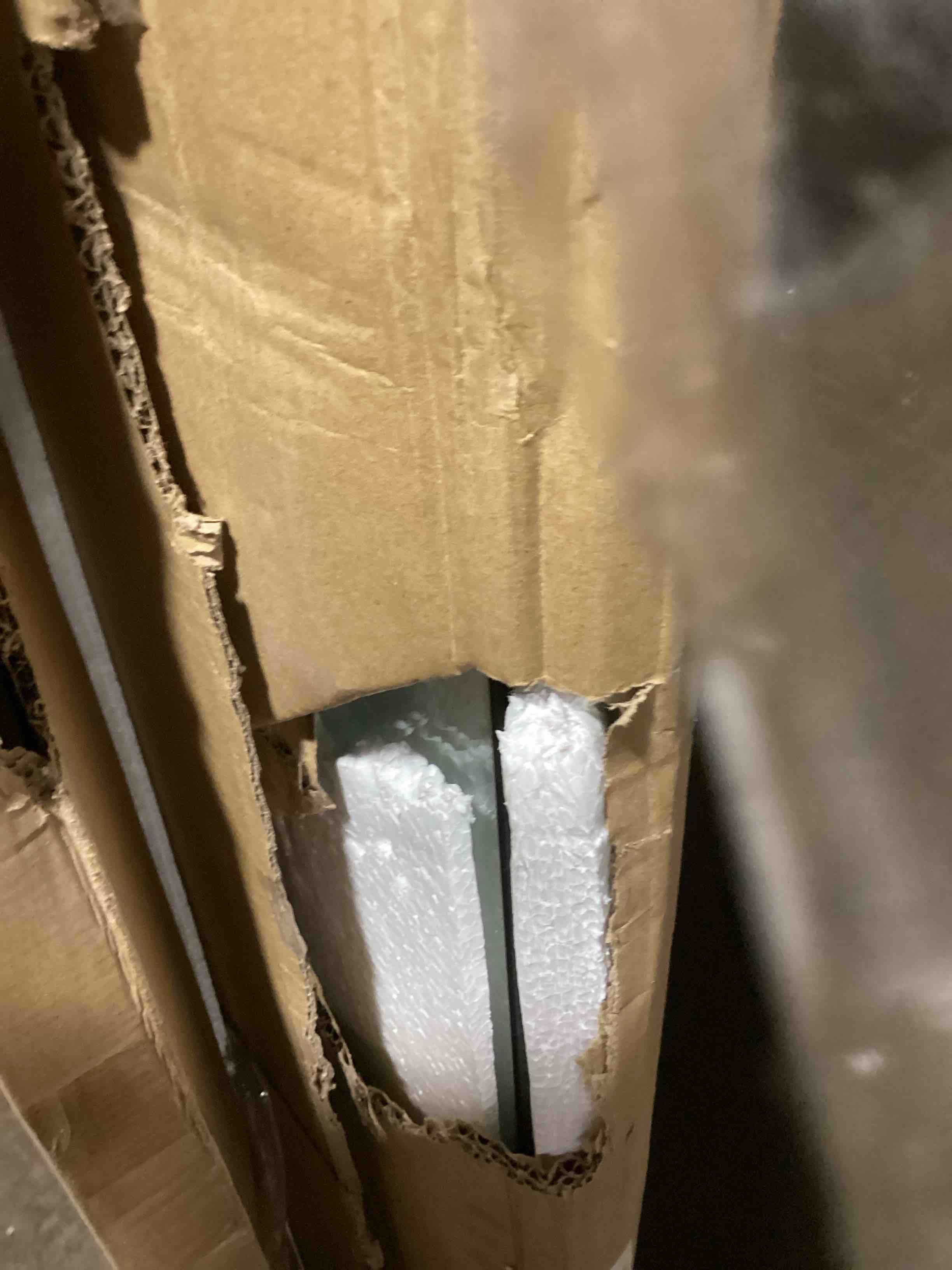https://s3.amazonaws.com/lotting-images-prod/bidfta/PNK1809604_1744043269577.jpeg