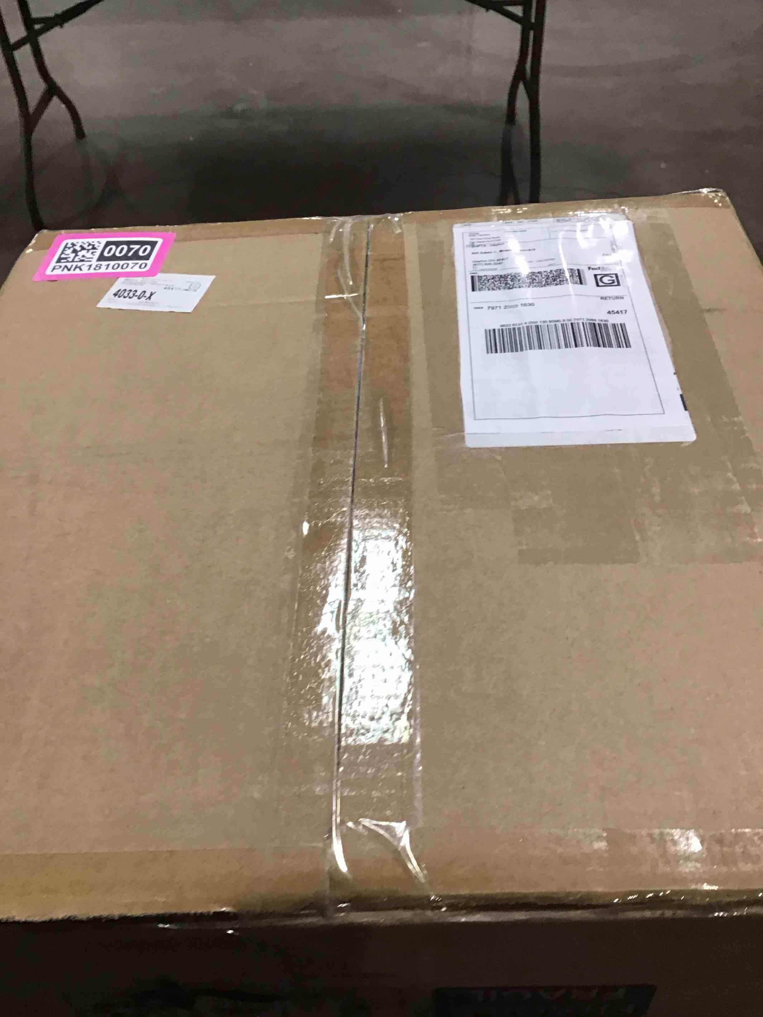 https://s3.amazonaws.com/lotting-images-prod/bidfta/PNK1810070_1741376259509.jpeg