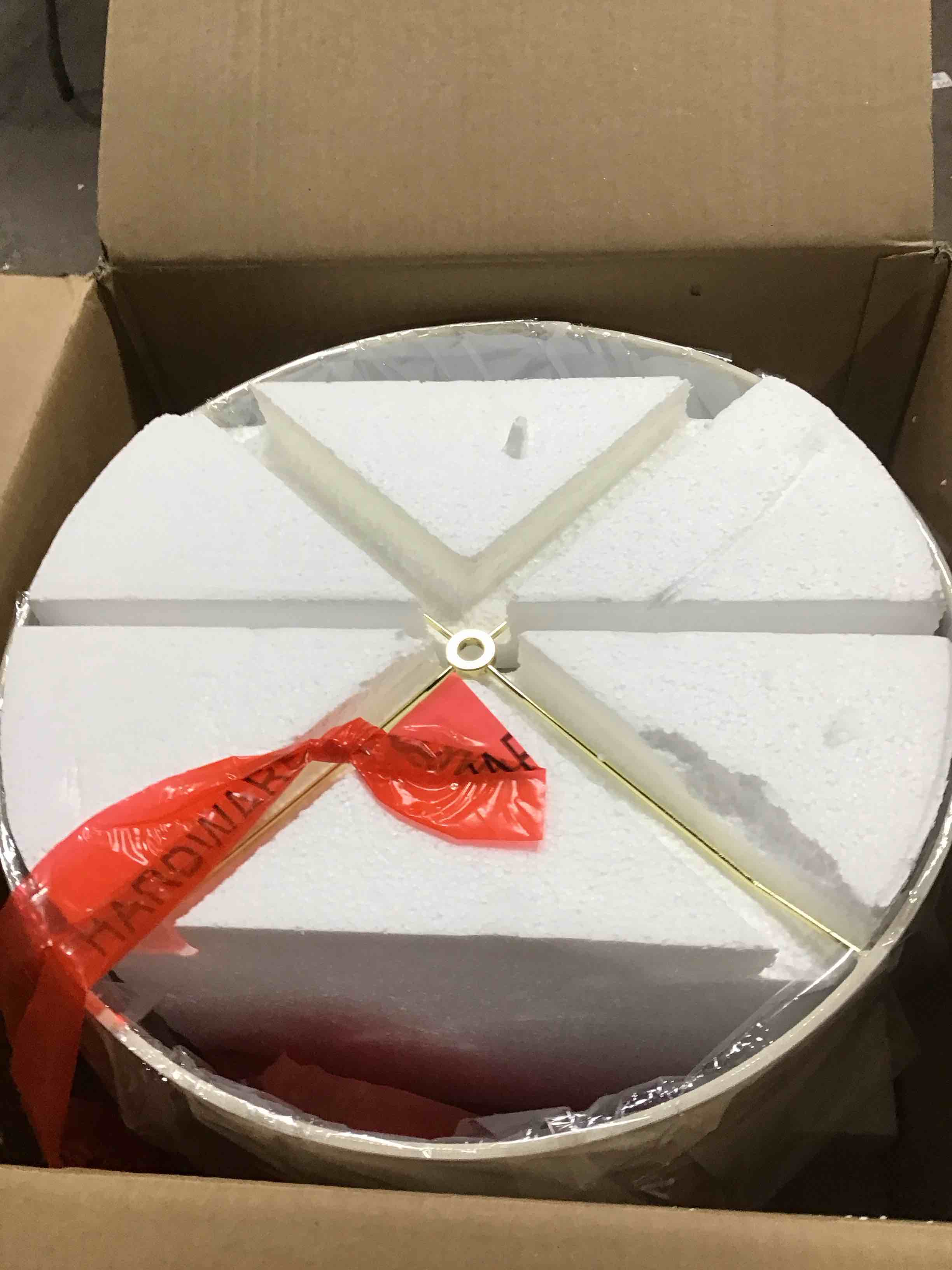 https://s3.amazonaws.com/lotting-images-prod/bidfta/PNK1810070_1741376288534.jpeg