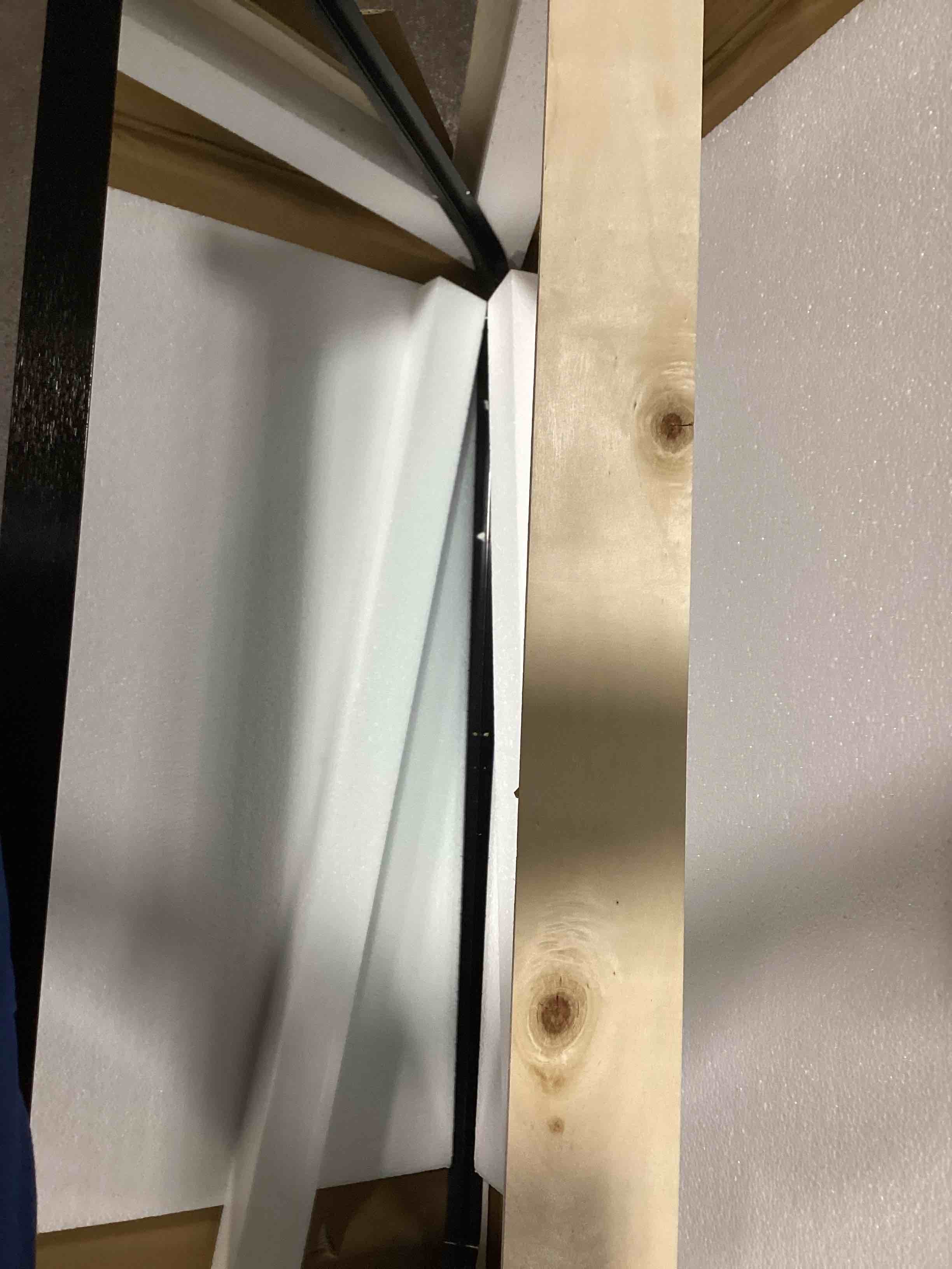 https://s3.amazonaws.com/lotting-images-prod/bidfta/PNK1810098_1741607040114.jpeg