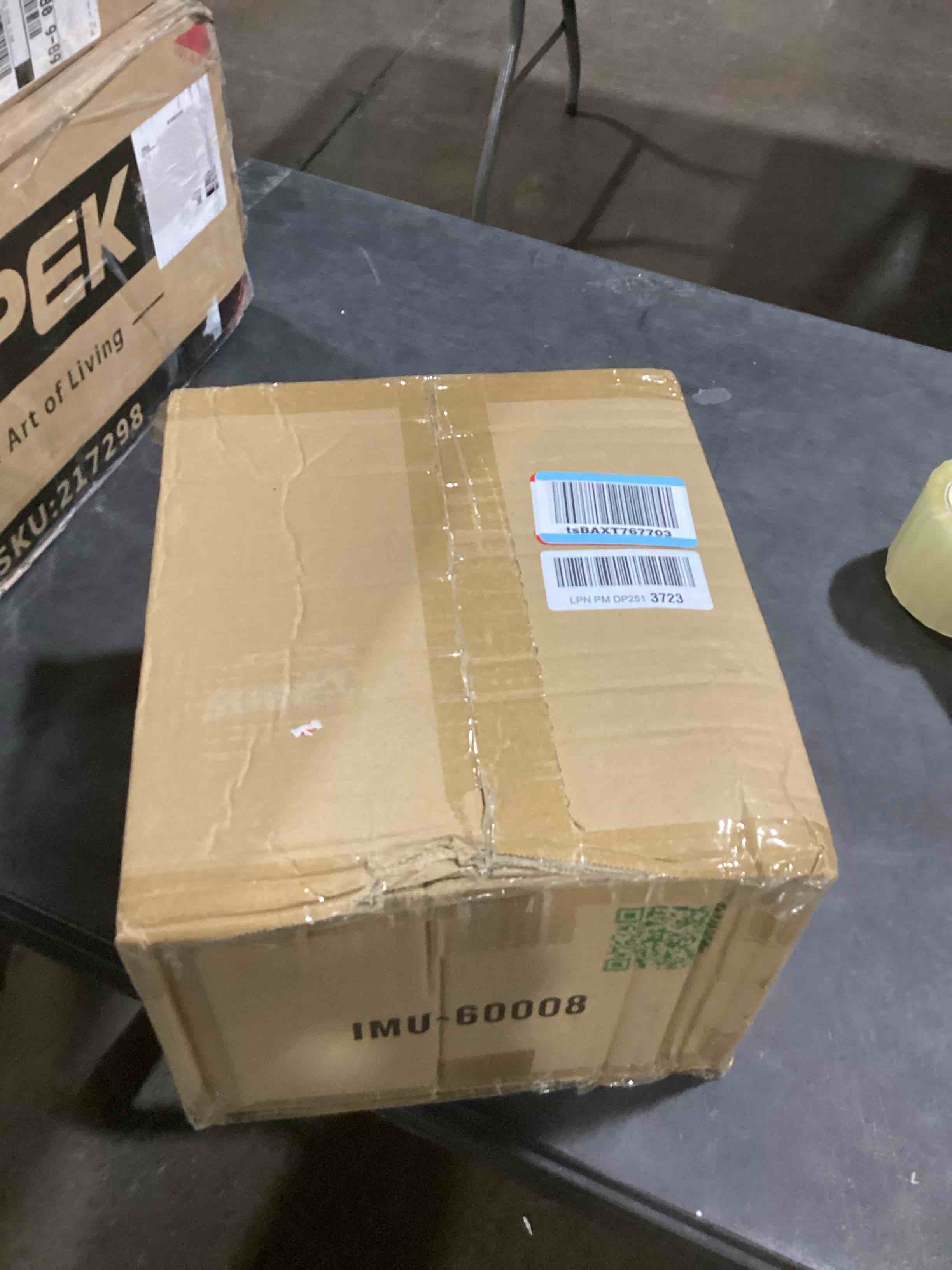 https://s3.amazonaws.com/lotting-images-prod/bidfta/PNK1810347_1741781960068.jpeg