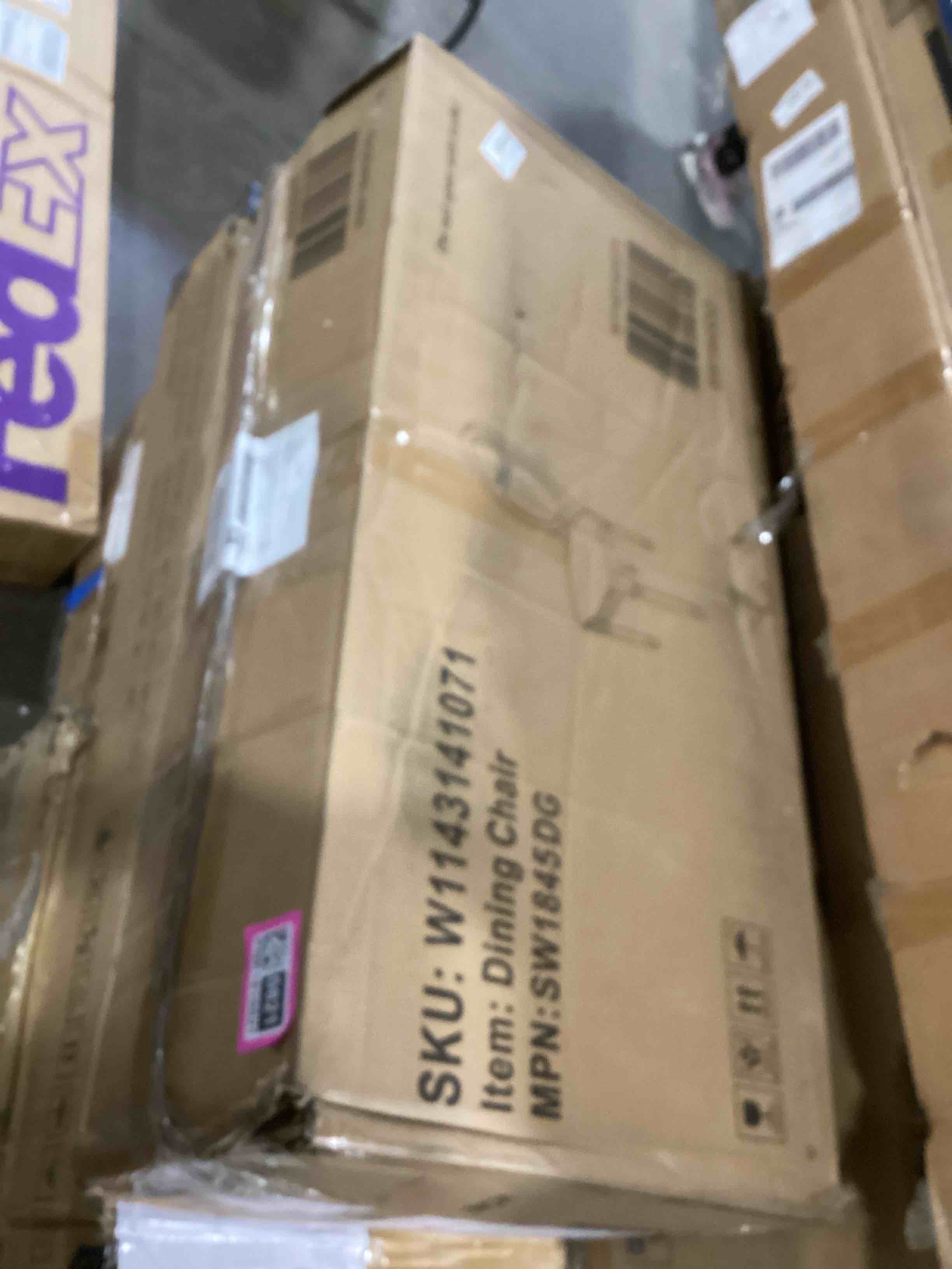 https://s3.amazonaws.com/lotting-images-prod/bidfta/PNK1810821_1742324229097.jpeg