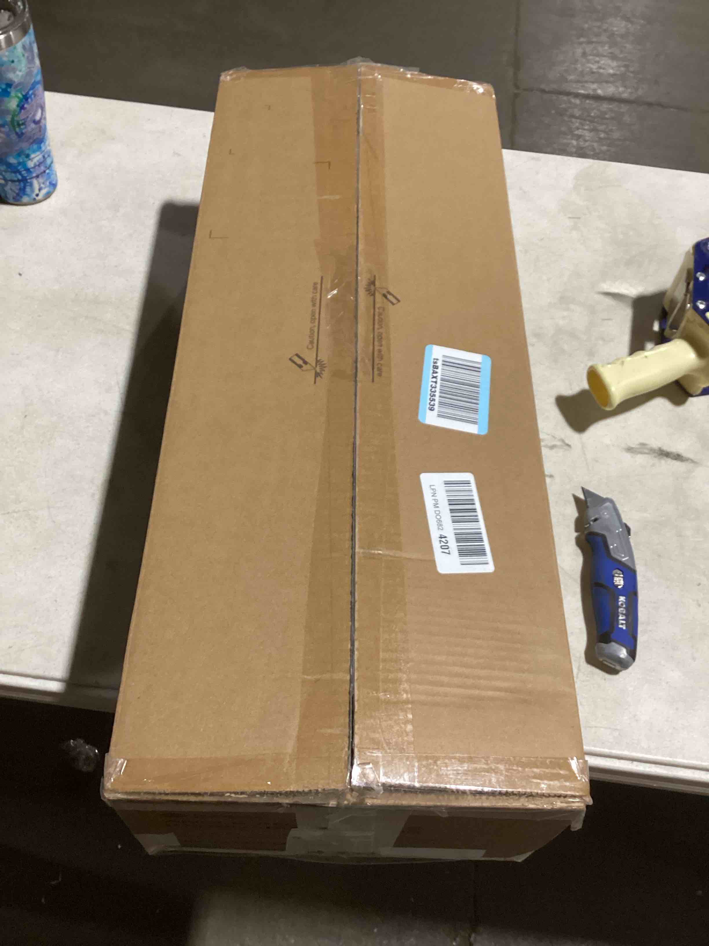 https://s3.amazonaws.com/lotting-images-prod/bidfta/PNK1812792_1744028296080.jpeg