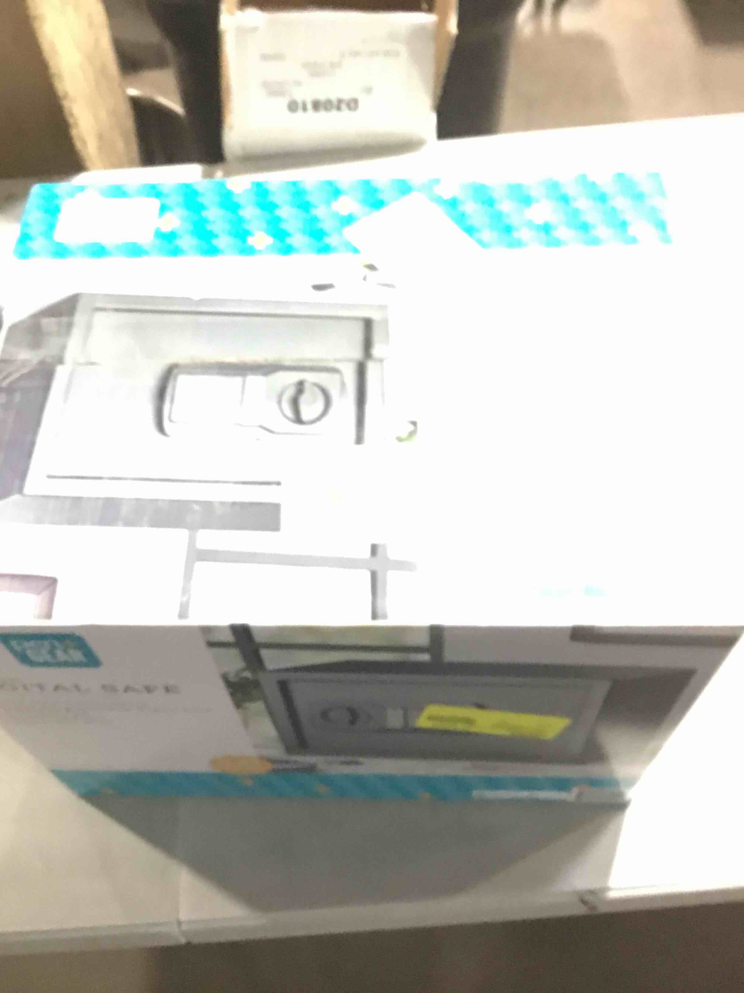 https://s3.amazonaws.com/lotting-images-prod/bidfta/PNK1813533_1741885007194.jpeg