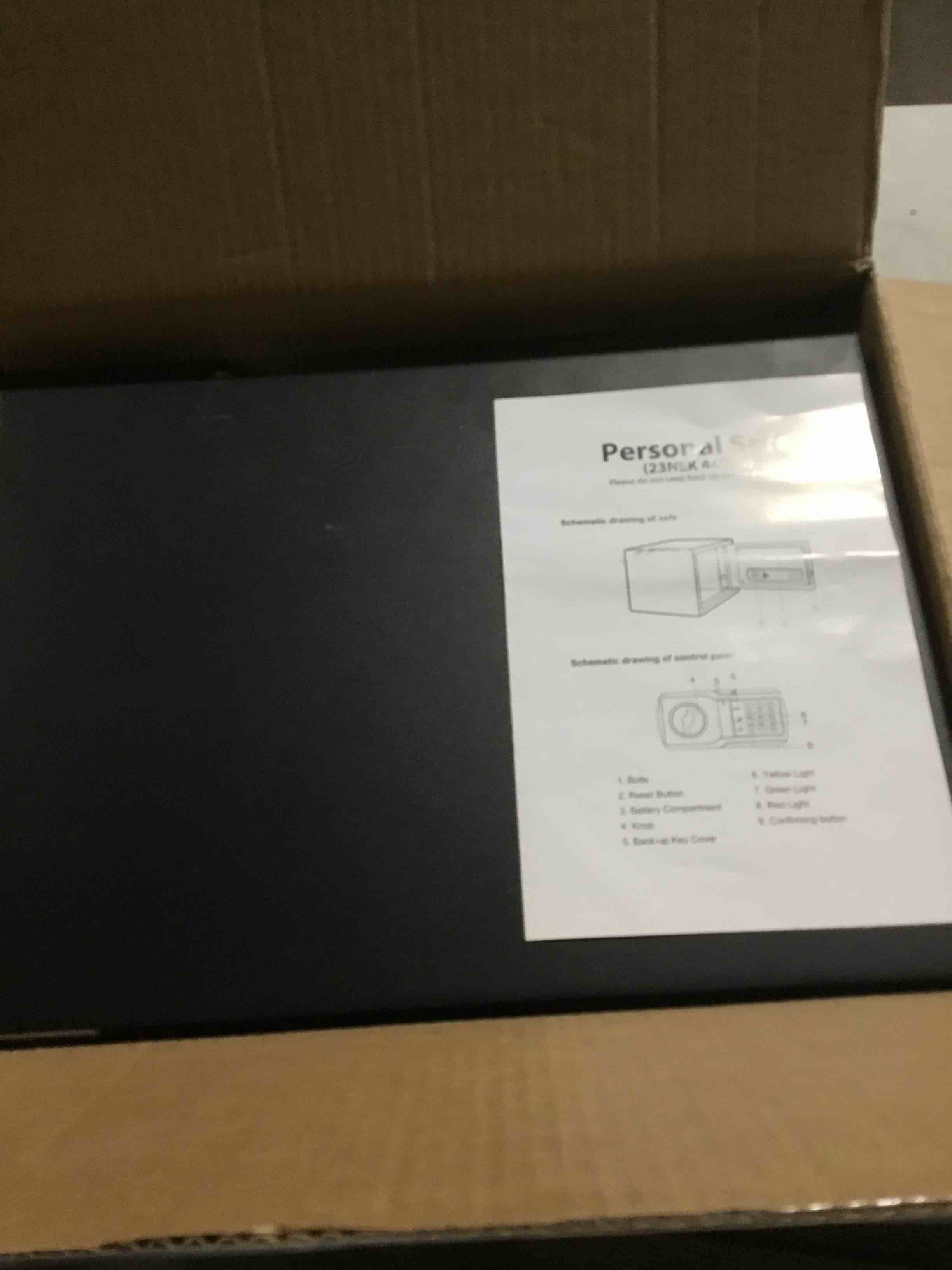 https://s3.amazonaws.com/lotting-images-prod/bidfta/PNK1813533_1741885025432.jpeg