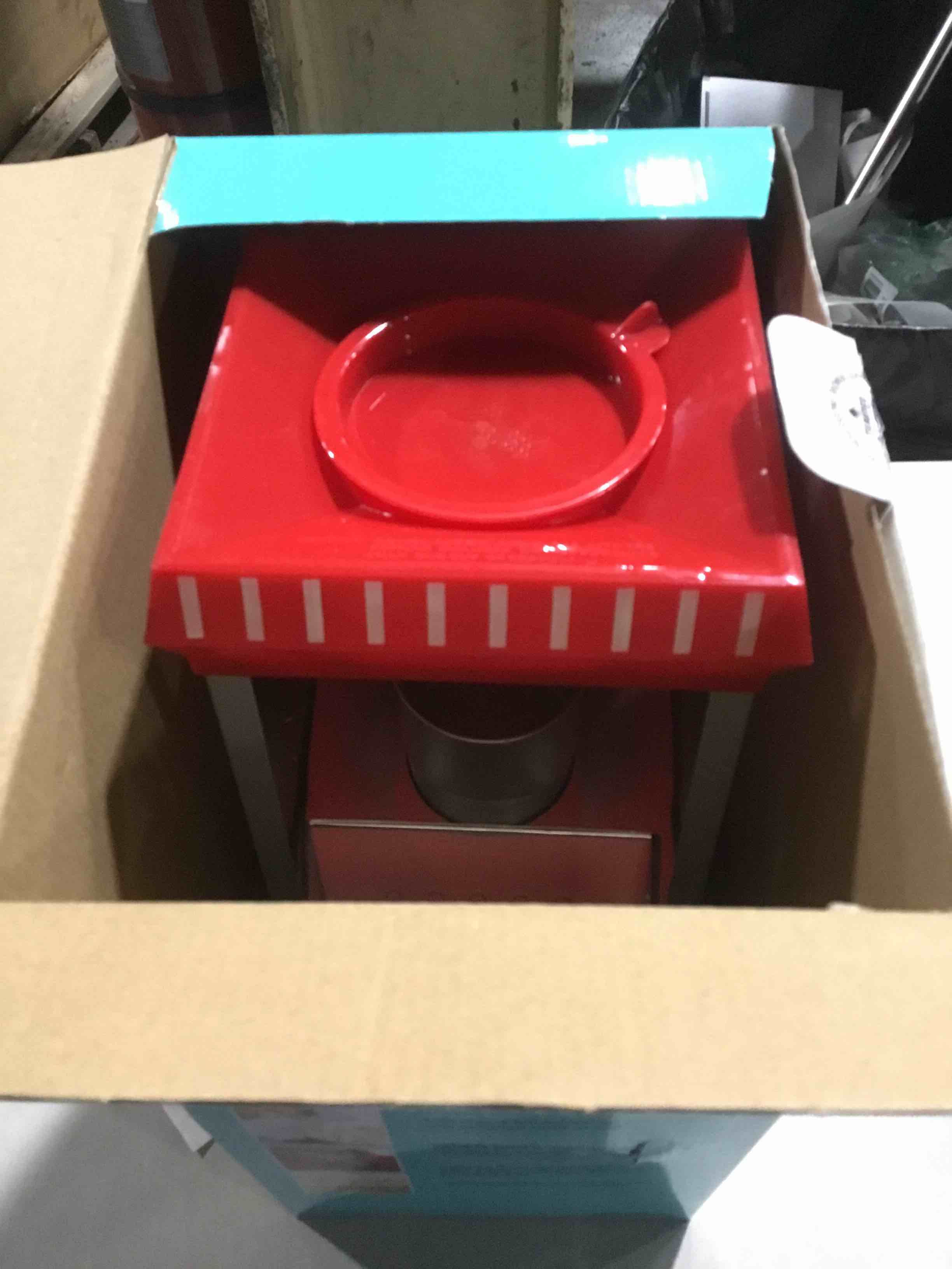 https://s3.amazonaws.com/lotting-images-prod/bidfta/PNK1814274_1742496202997.jpeg